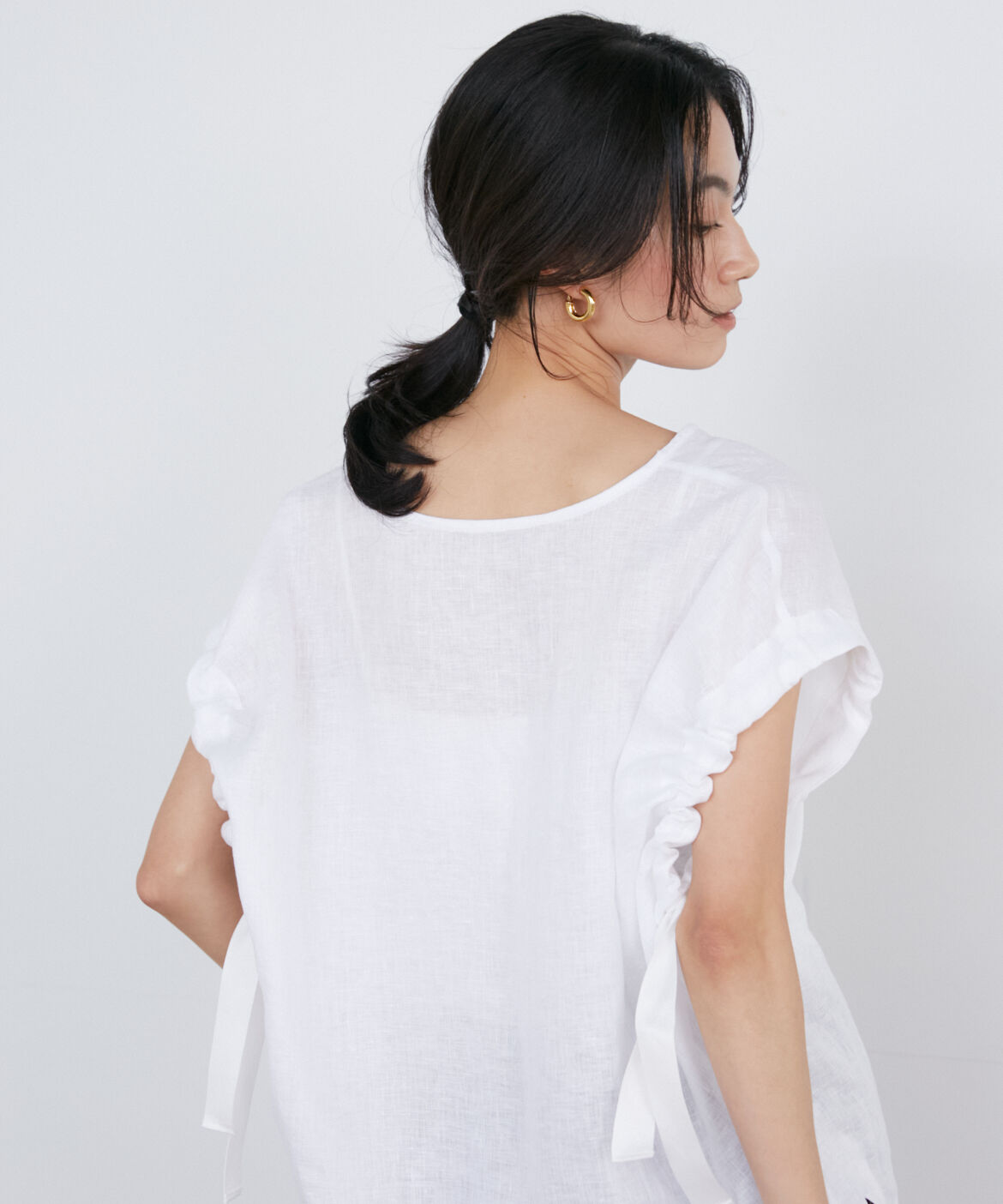 INED「《大きいサイズ》リネンVネック2WAYスリーブブラウス」|シャツ・ブラウス|