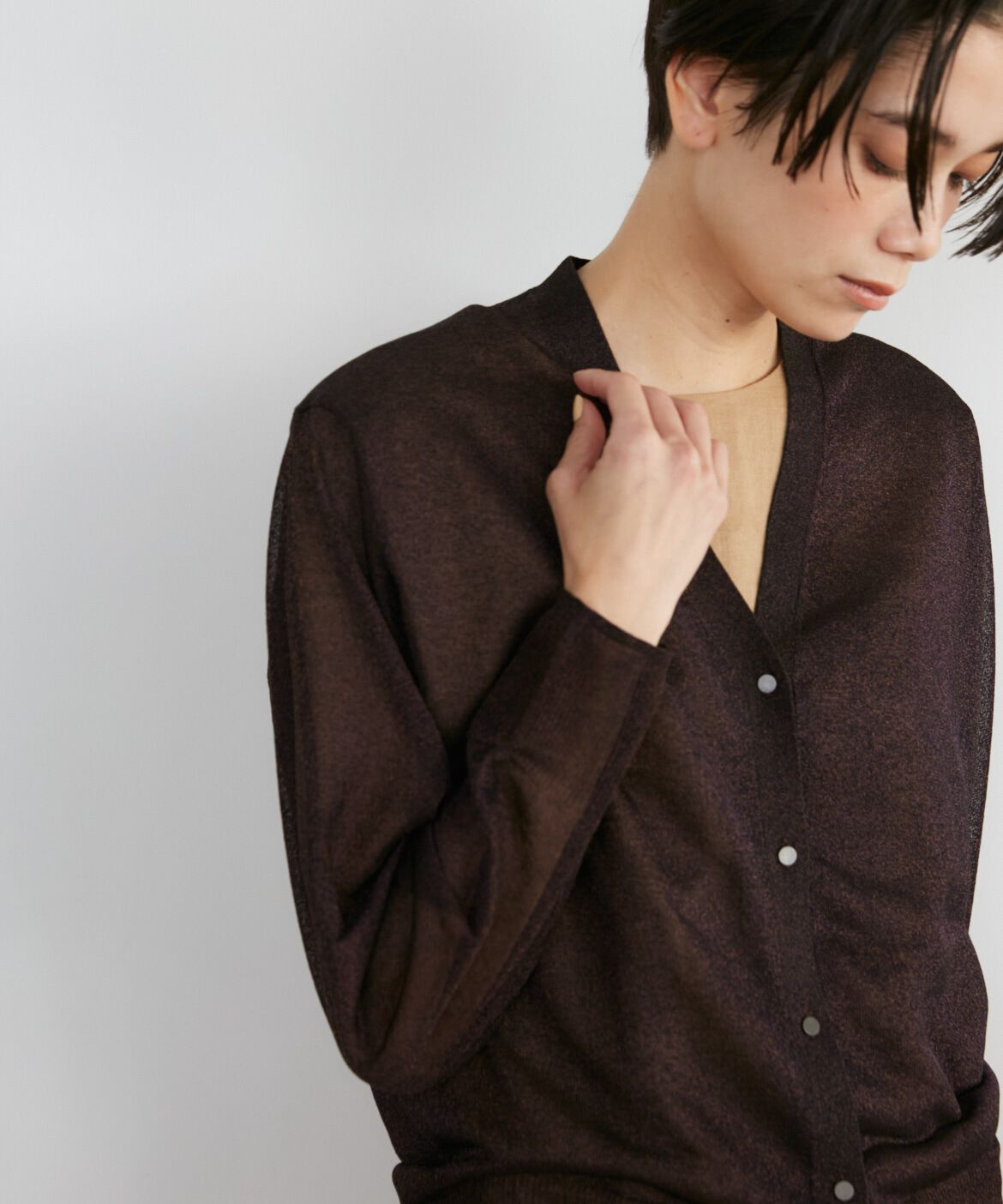 INED「《Luftrobe》シャイニーシアーニットカーディガン」|カーディガン|