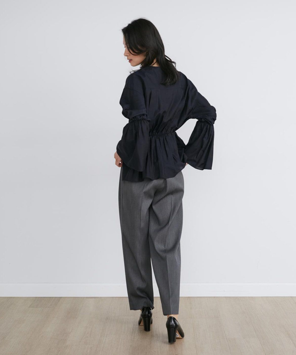 INED「シャーリングギャザーブラウス《la veille by SUPERIOR CLOSET》」|シャツ・ブラウス|