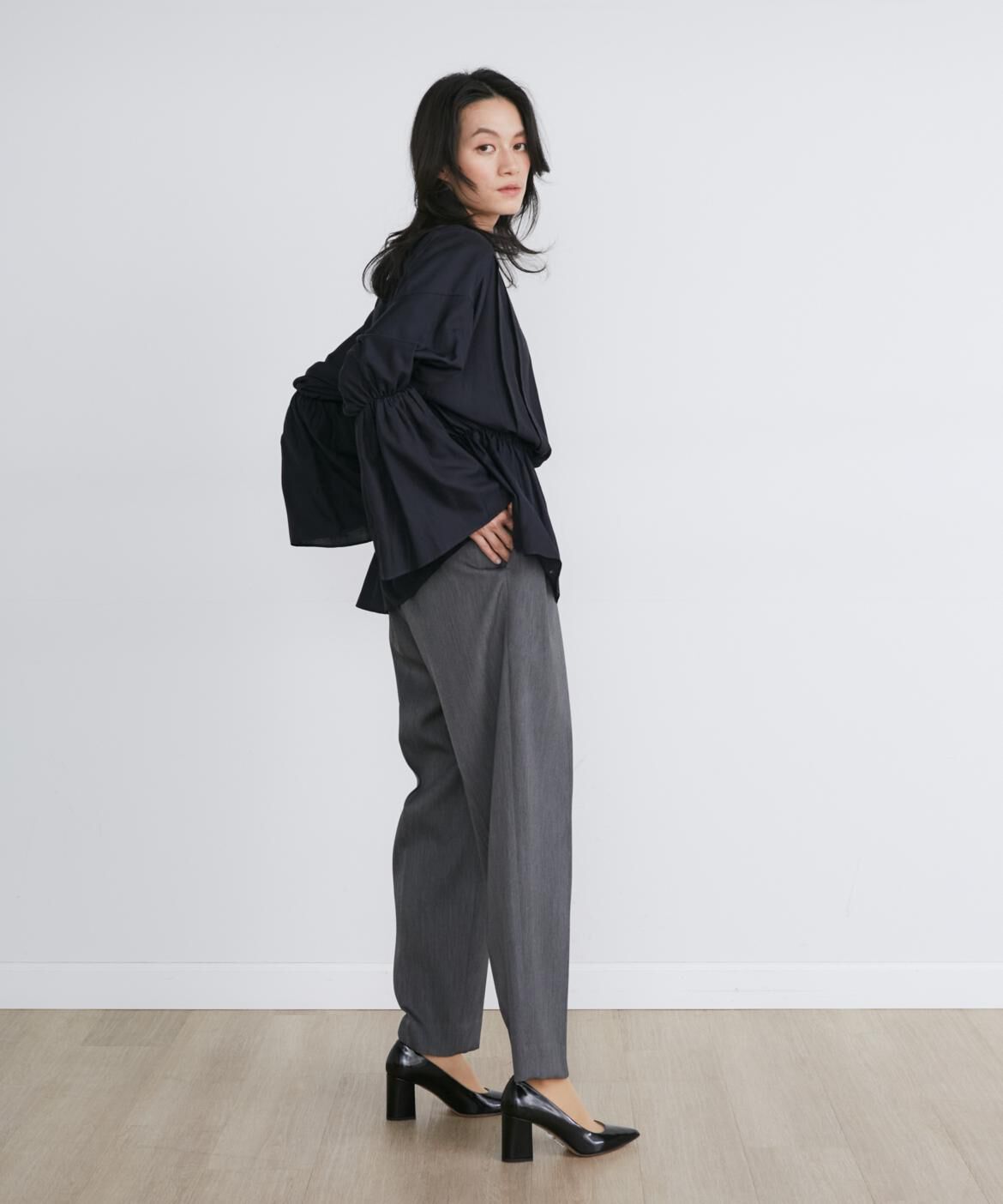 INED「シャーリングギャザーブラウス《la veille by SUPERIOR CLOSET》」|シャツ・ブラウス|