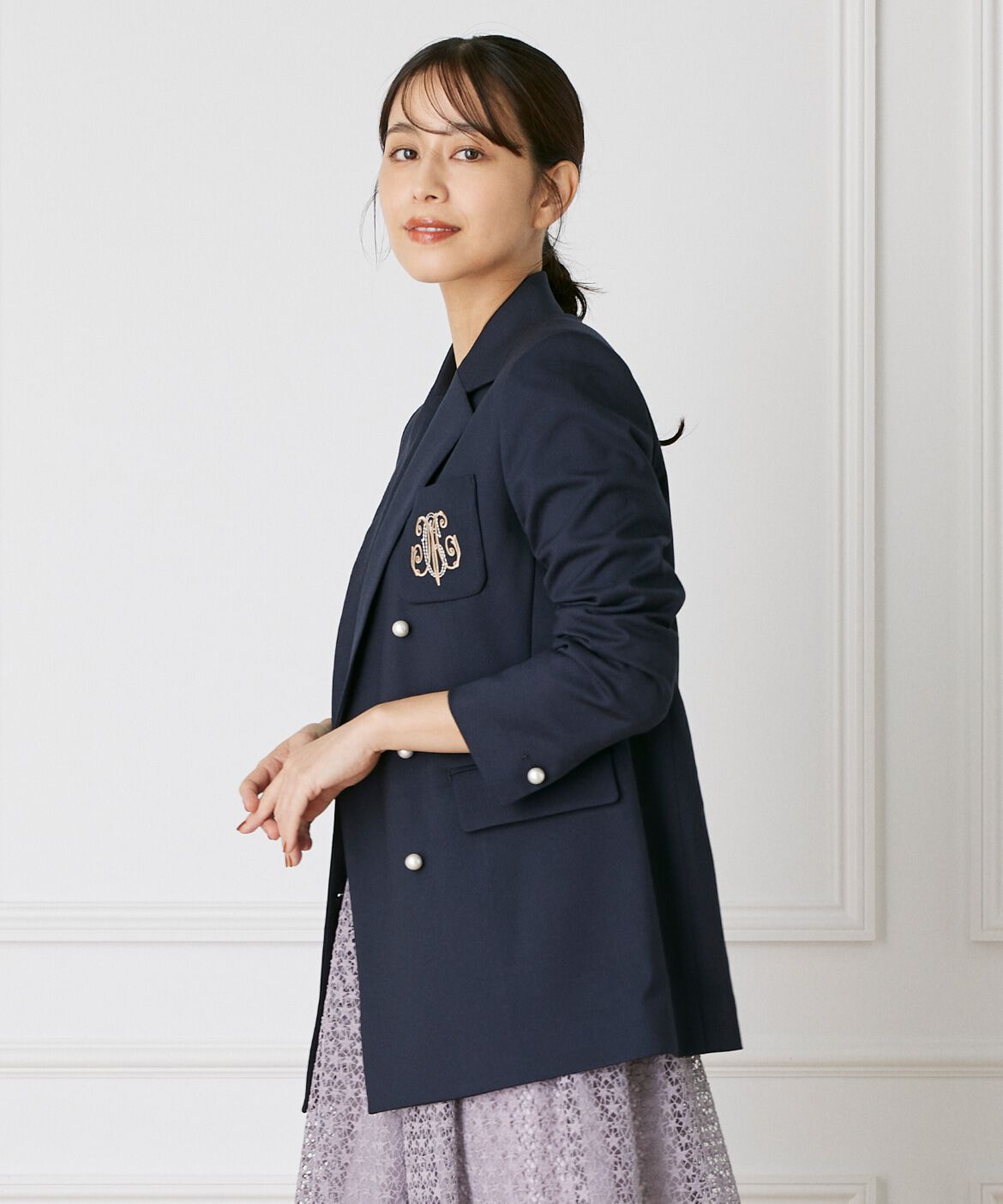 Maglie le cassetto「ロゴ刺繍パールボタンジャケット」|テーラードジャケット|ネイビー
