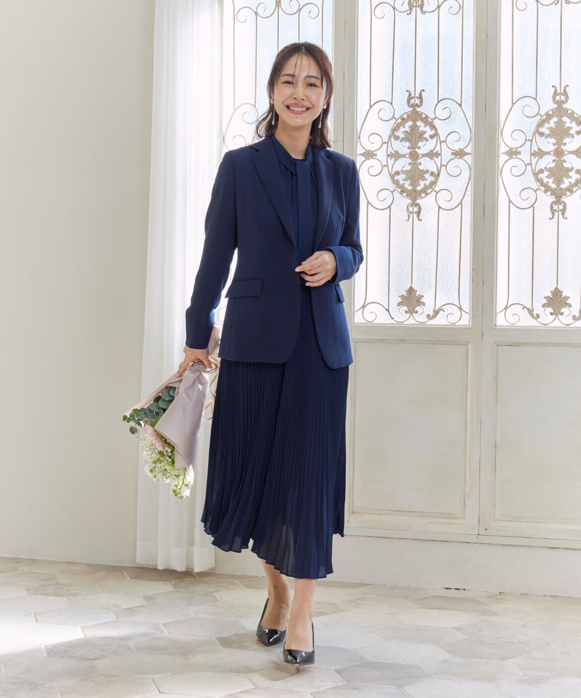 INED「《大きいサイズ》ボウタイ付きプリーツワンピース」|ワンピース|