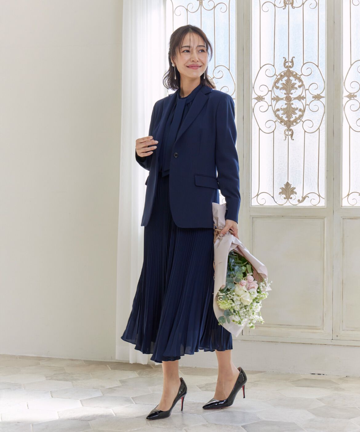 INED「《大きいサイズ》ボウタイ付きプリーツワンピース」|ワンピース|