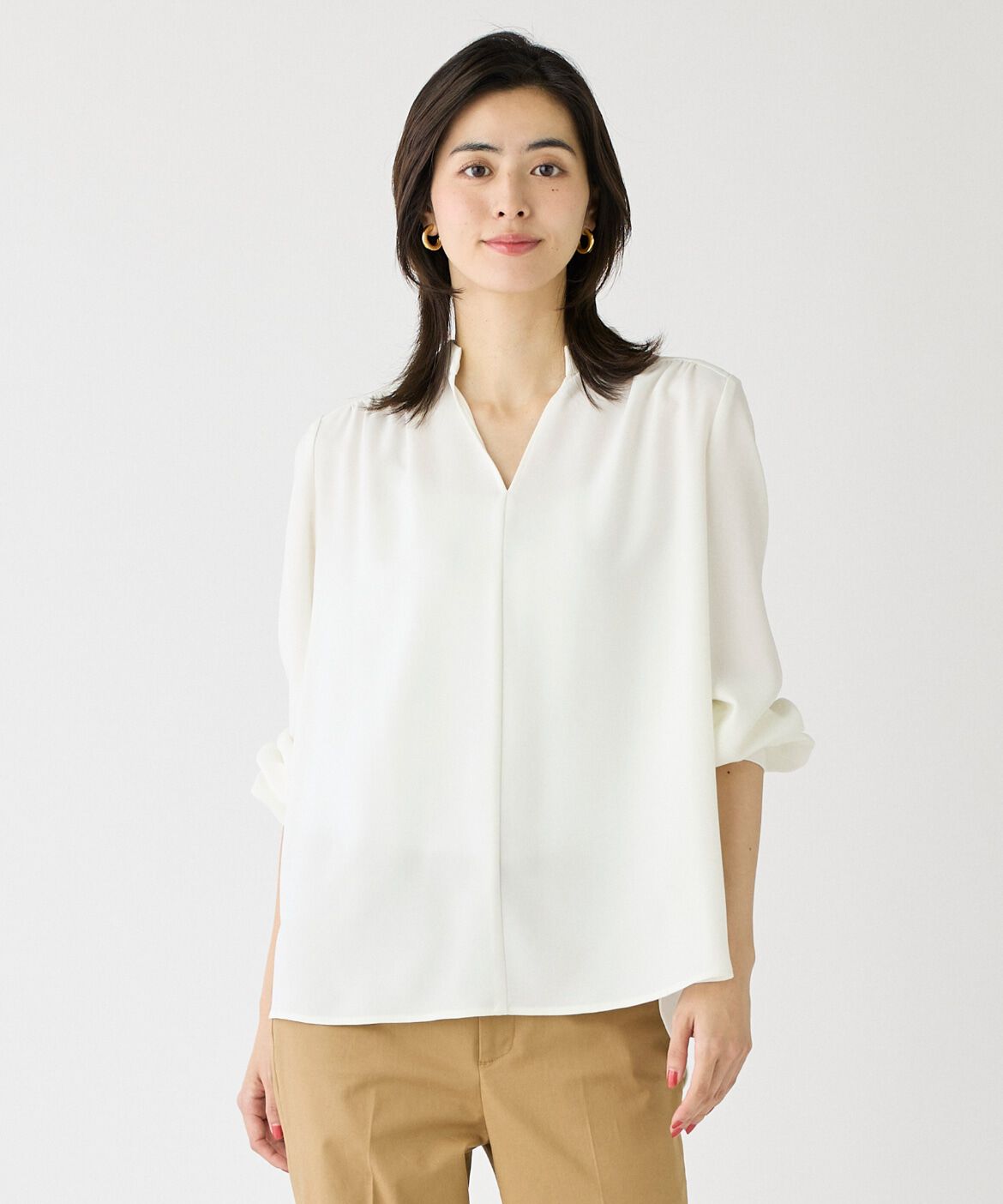 DAY by DAY it&rsquo;s international「バックサテンスタンドカラーブラウス」|シャツ・ブラウス|オフホワイト1