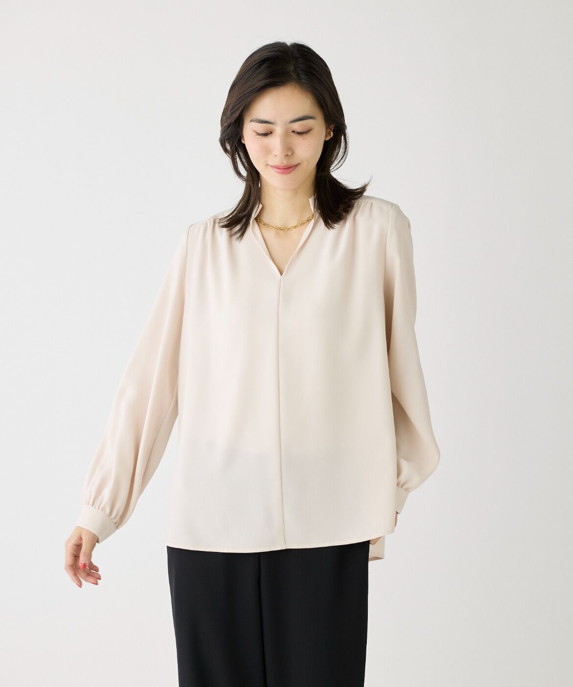 DAY by DAY it&rsquo;s international「バックサテンスタンドカラーブラウス」|シャツ・ブラウス|