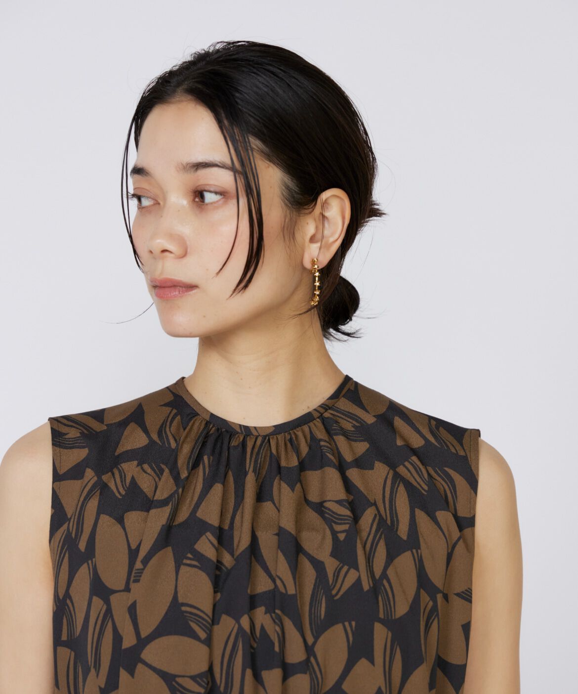 INED「《大きいサイズ》ノースリーブプリントワンピース」|ワンピース|