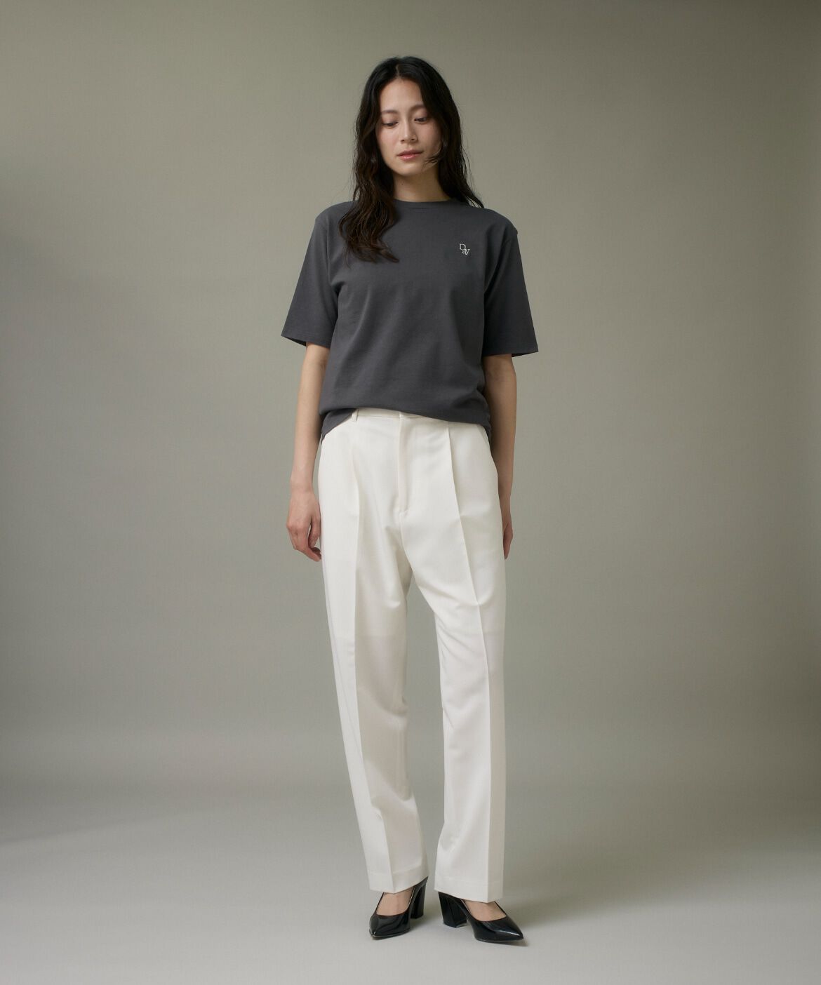 DAY by DAY it&rsquo;s international「ロゴ刺繍Tシャツ」|Tシャツ・カットソー|