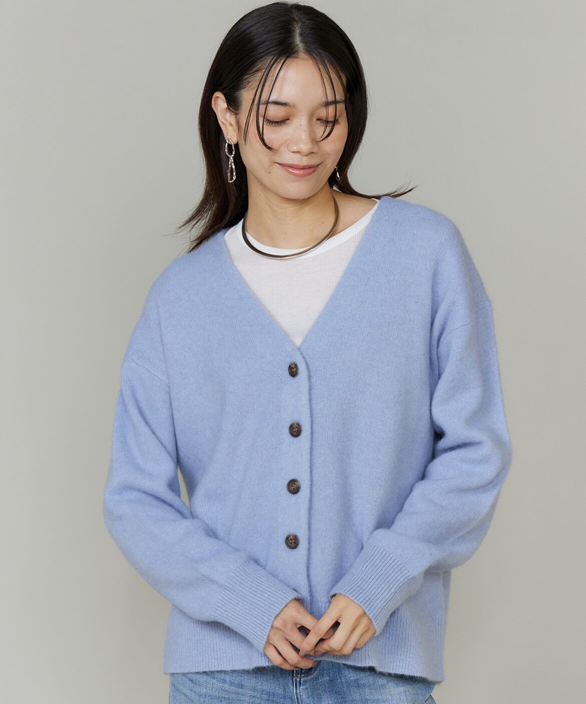 INED「《大きいサイズ》チャイニーズラクーンVネックカーディガン」|カーディガン|