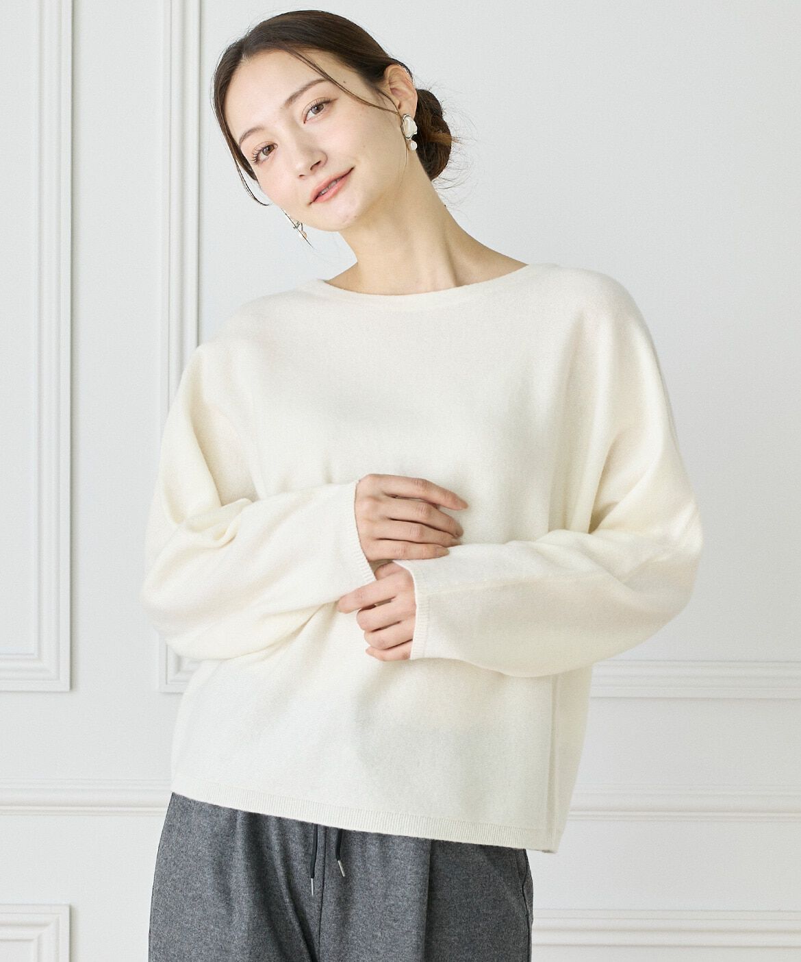 INED「《大きいサイズ》カシミヤ混ドルマンスリーブニット《WEB限定カラー》」|ニット・セーター|オフホワイト1