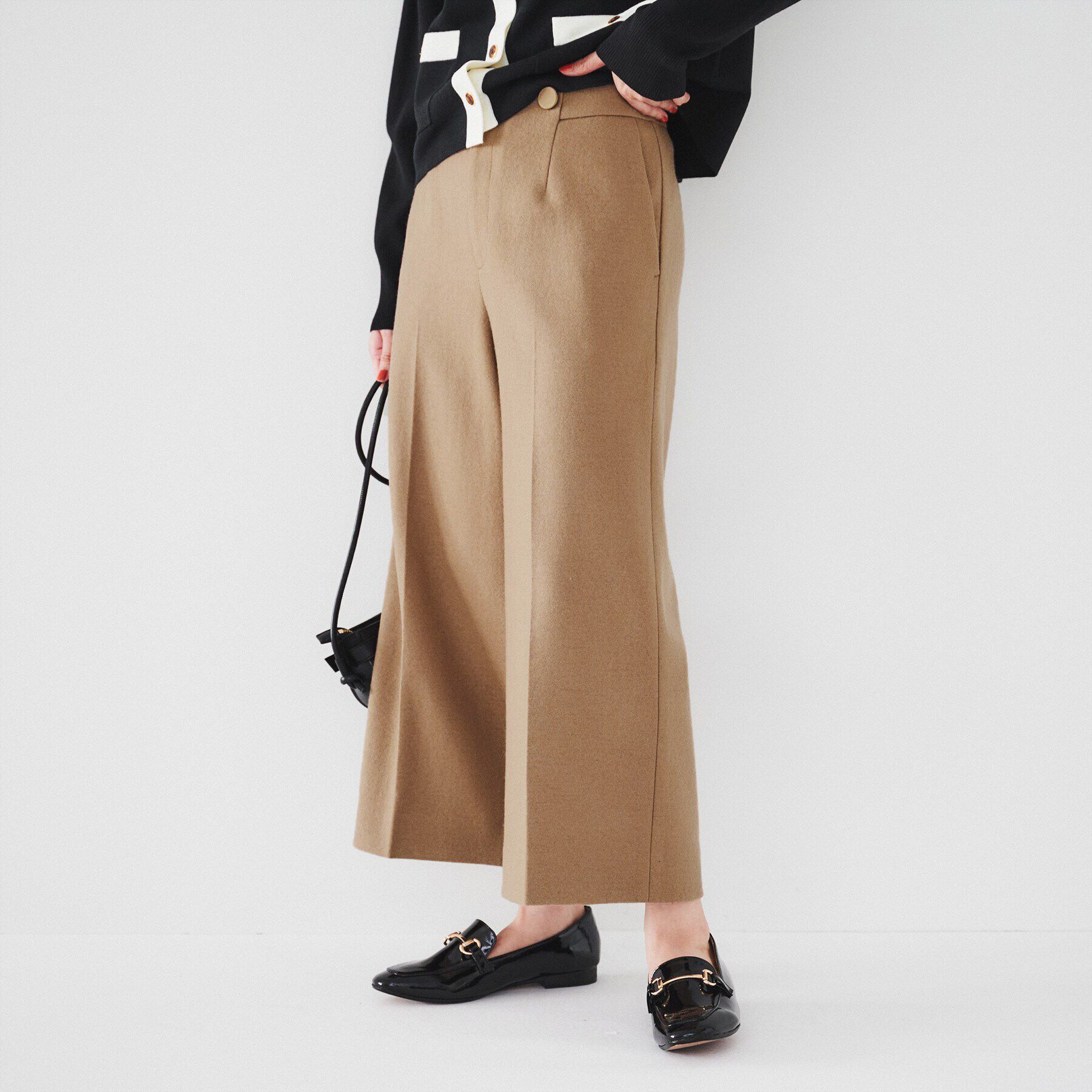 UNTITLED「【後ろウエストゴム/センタープレス】ウールミルドスムース ワイドパンツ」|その他|トープ(054)