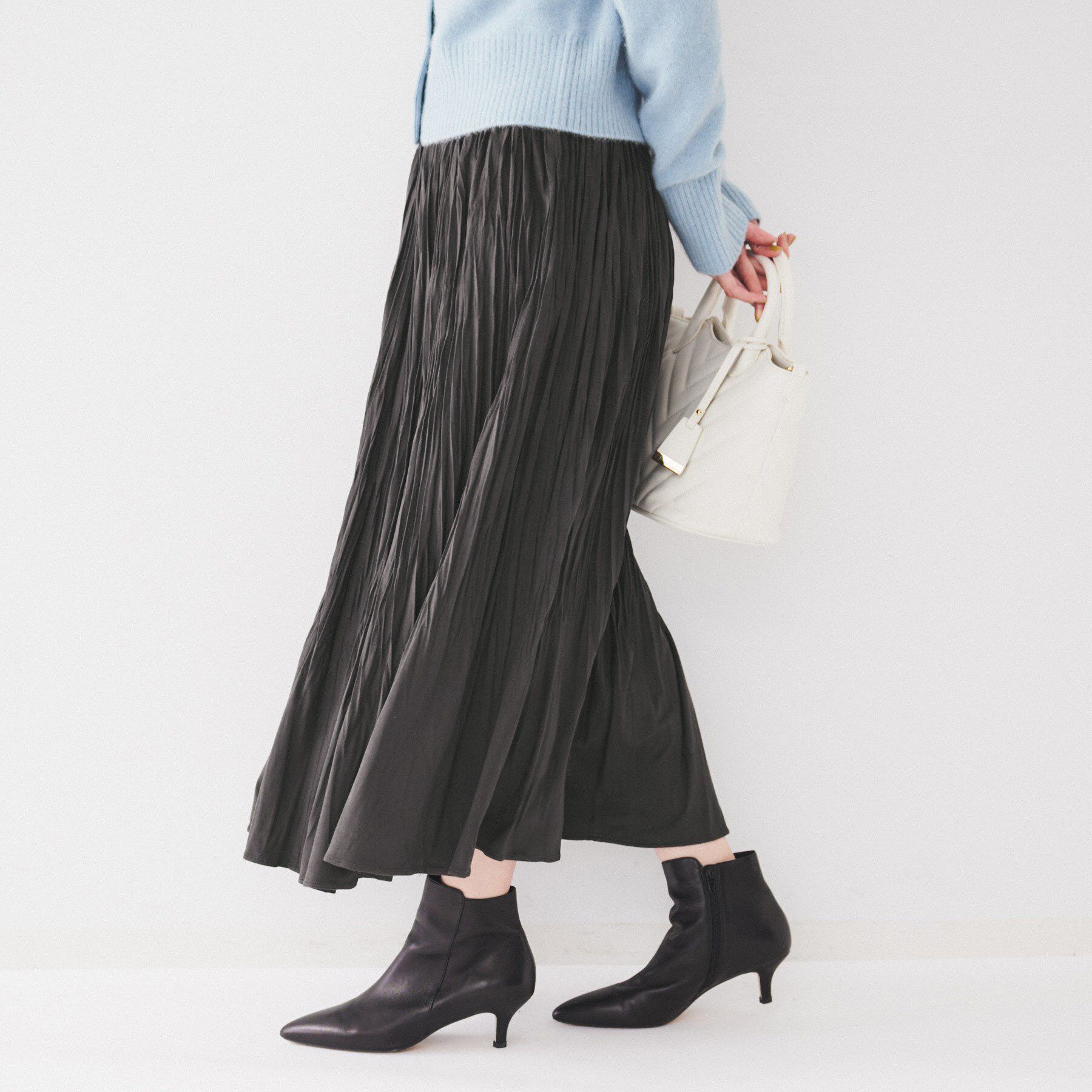 UNTITLED「【洗える/ウエストゴム】スエード調ランダムプリーツスカート」|スカート|