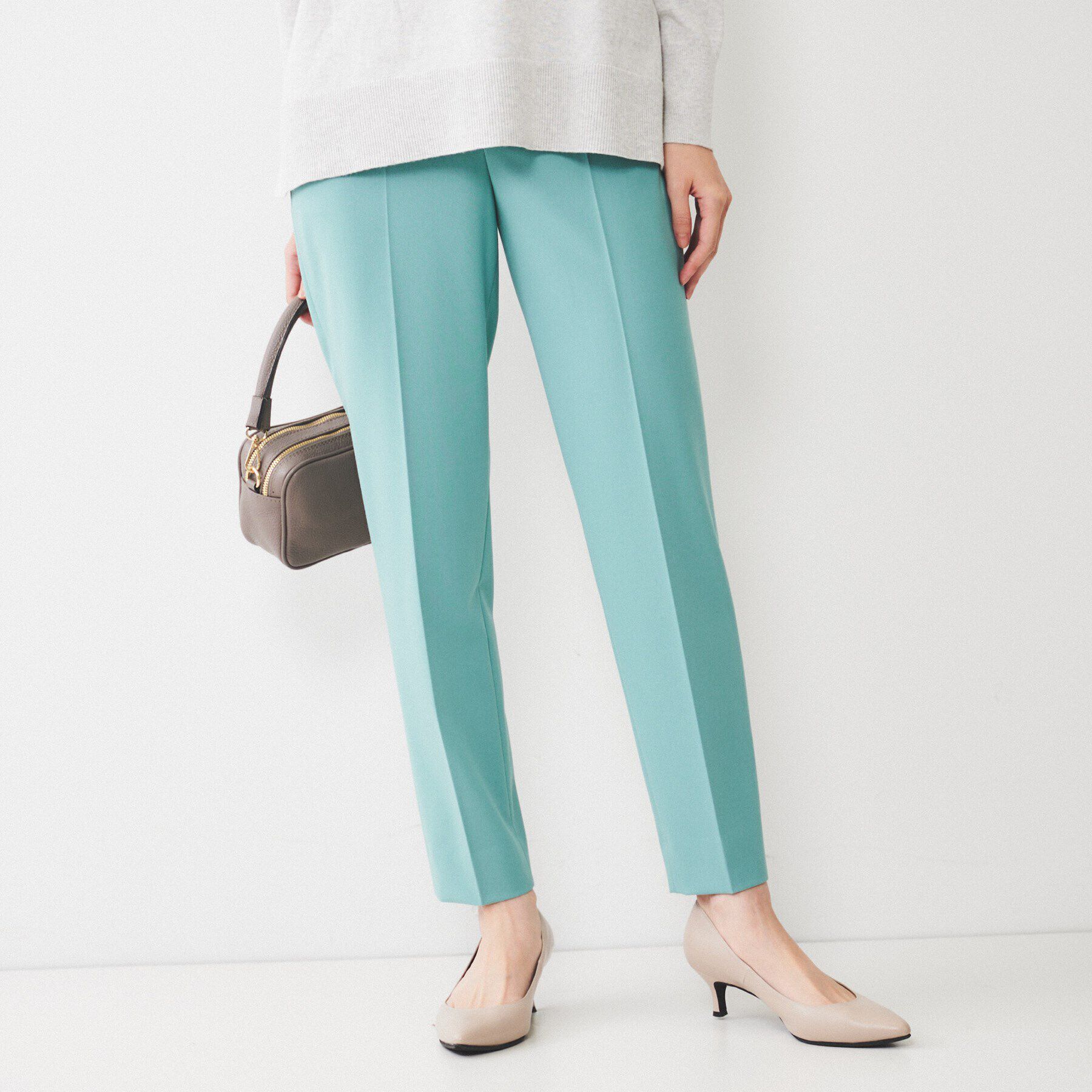 UNTITLED「【後ろウエストゴム/きれいめ】ストレッチ テーパードパンツ」|その他|グリーン(022)