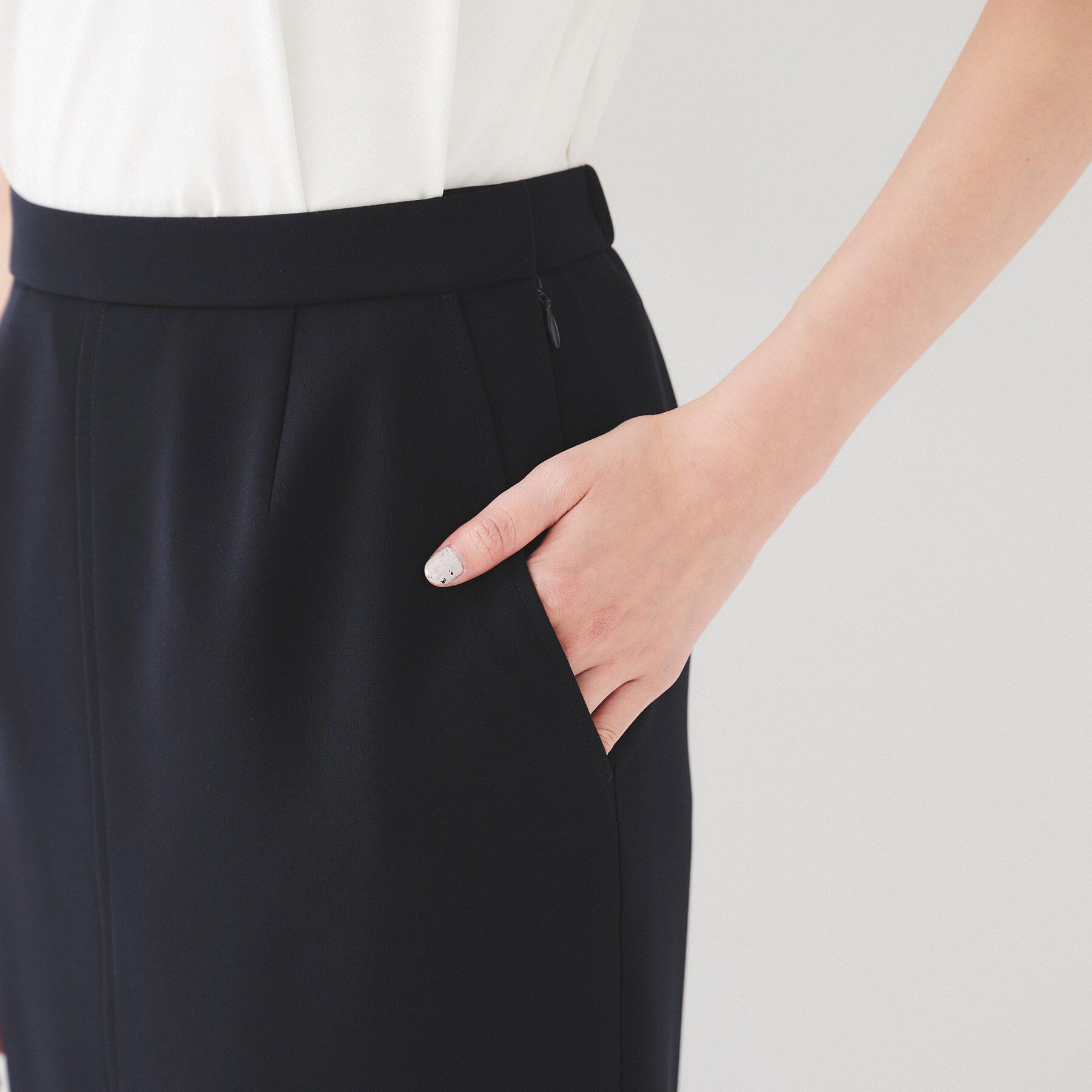 UNTITLED「【後ろウエストゴム/洗える】ストレッチ ナロースカート」|スカート|