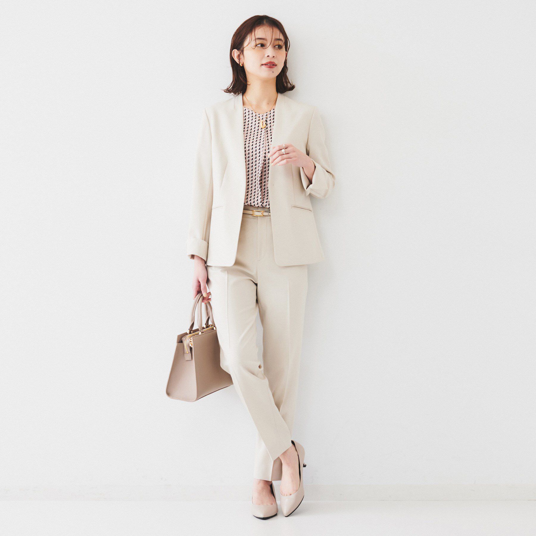 UNTITLED「【通勤/二の腕カバー】ジオメトリック柄 Vネックブラウス」|シャツ・ブラウス|