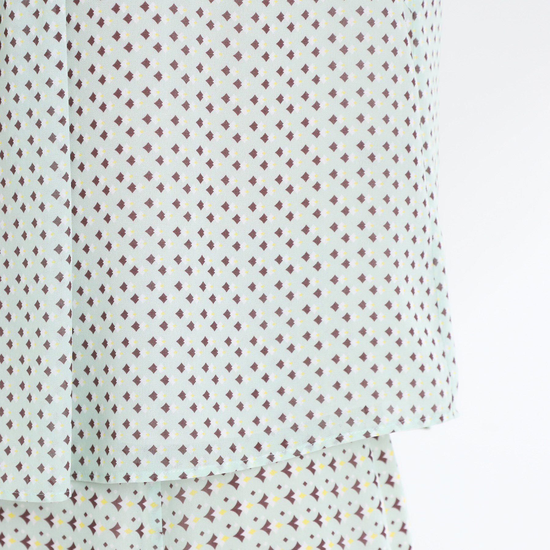 Reflect「【マシンウォッシュ可／セットアップ可】ギャザータックプリントブラウス」|シャツ・ブラウス|