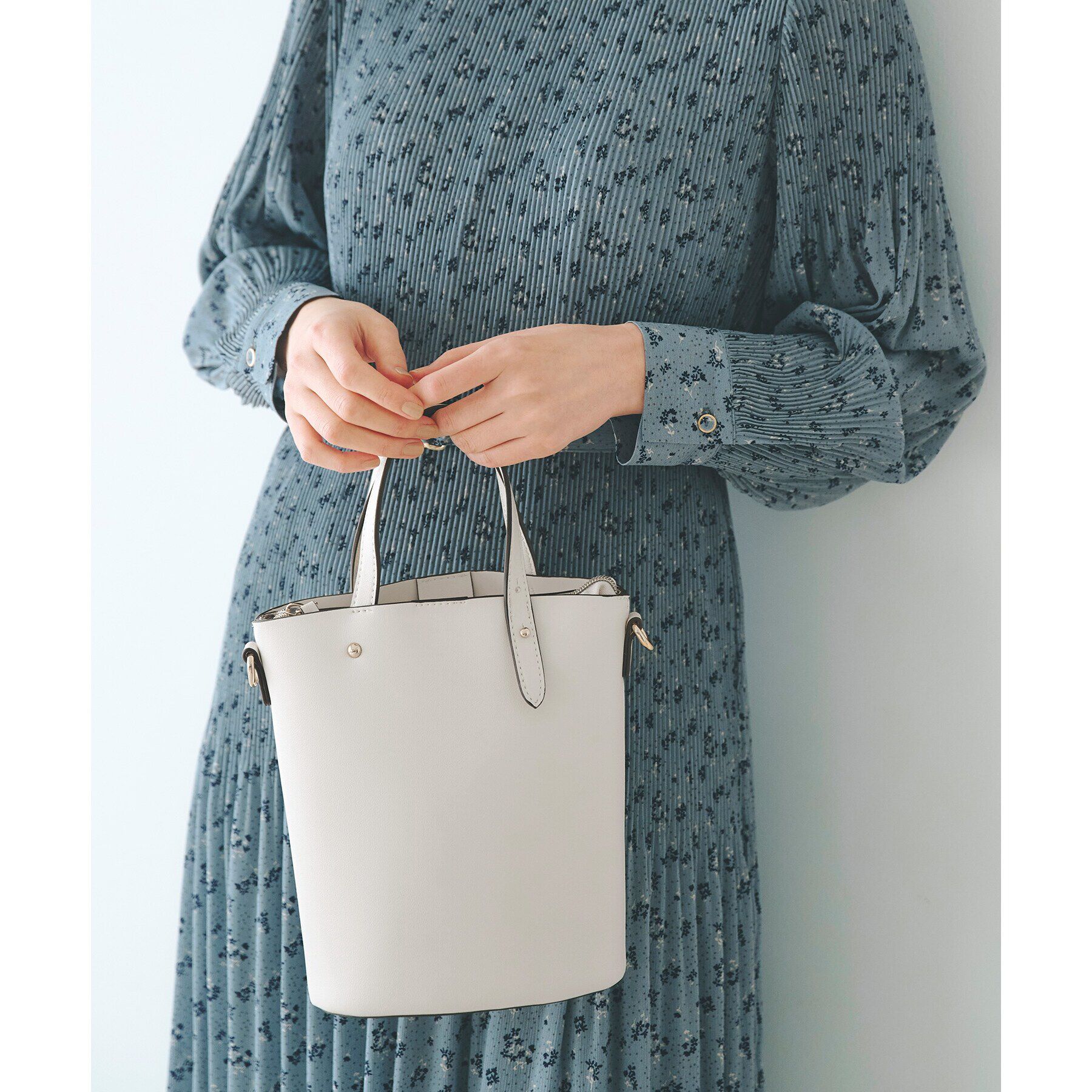 grove「アシメハンドルバケツ2WAYトート【入卒対応可】」|ショルダー・メッセンジャー|アイボリー(004)