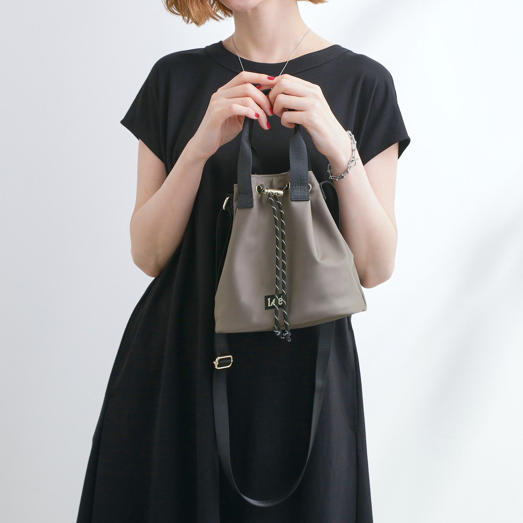 grove「【Lee別注・撥水】巾着ハンドルショルダー」|ショルダー・メッセンジャー|チャコールグレー(0