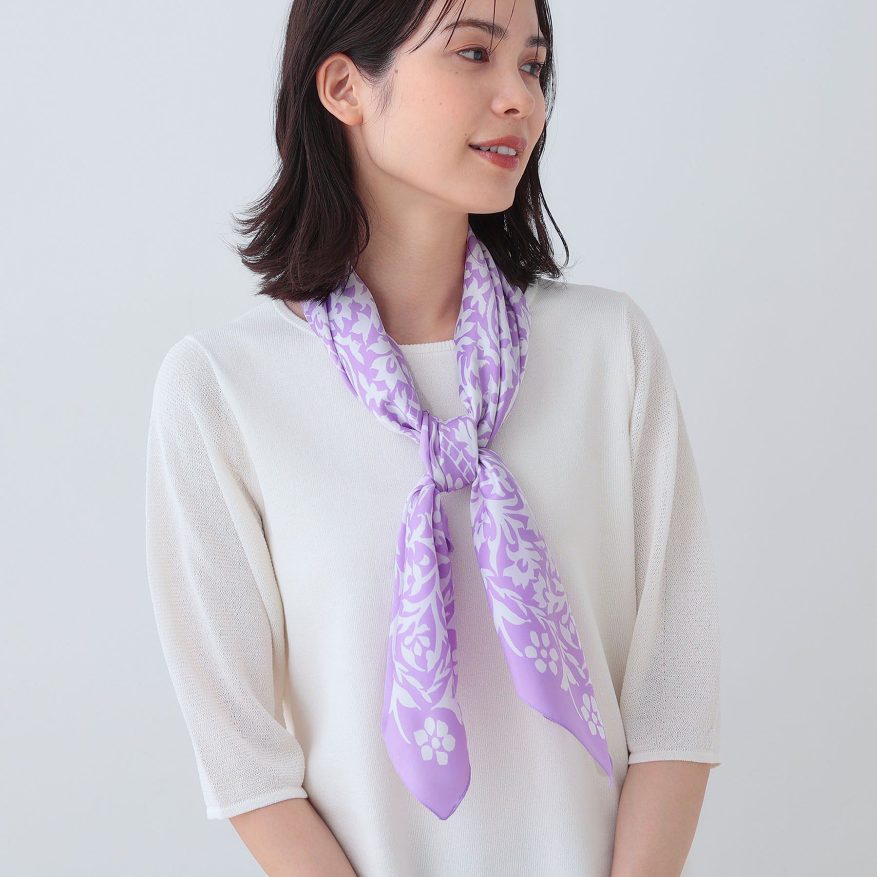 INDIVI「【90cm四方】ボタニカル柄大判スカーフ」|バンダナ・スカーフ|