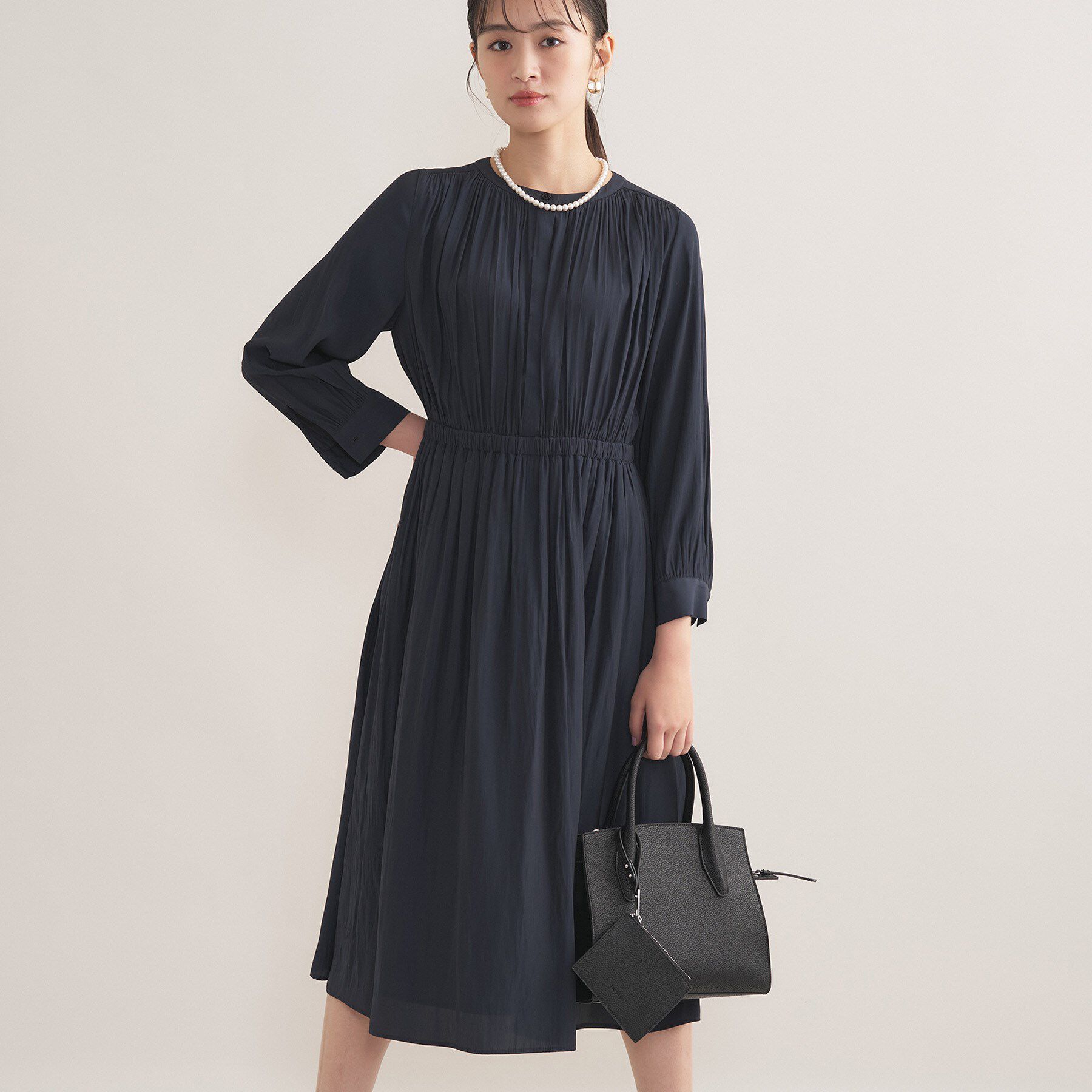 INDIVI「【洗える／セレモニー】ギャザーフレアワンピース」|ワンピース|ネイビー(094)