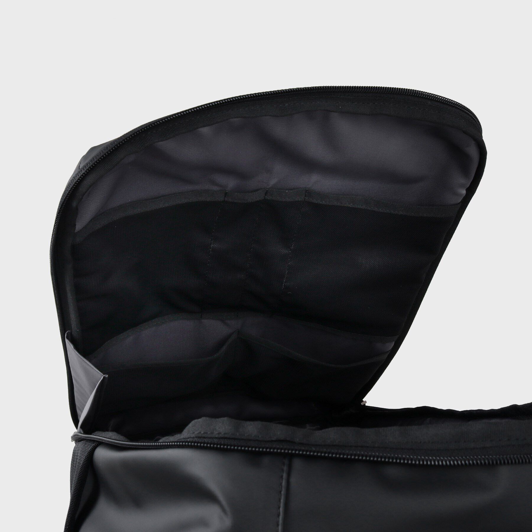 TAKEO KIKUCHI「【重力分散】Bumpy スクエアリュック」|リュック|