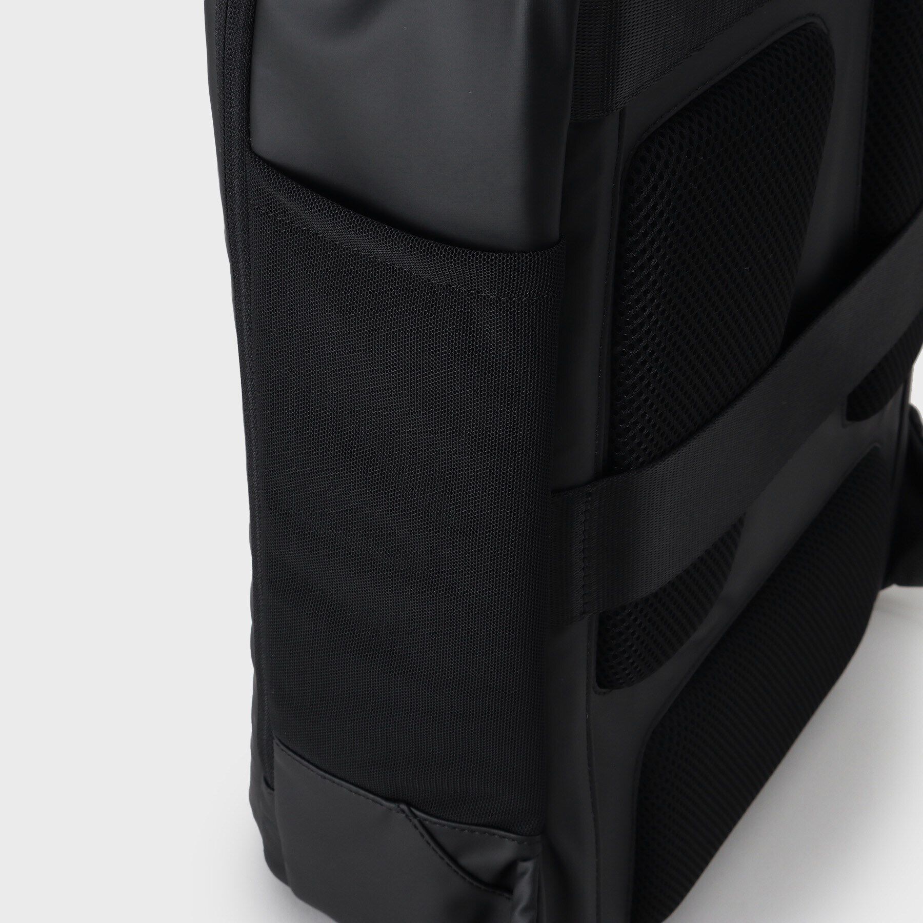 TAKEO KIKUCHI「【重力分散】Bumpy スクエアリュック」|リュック|