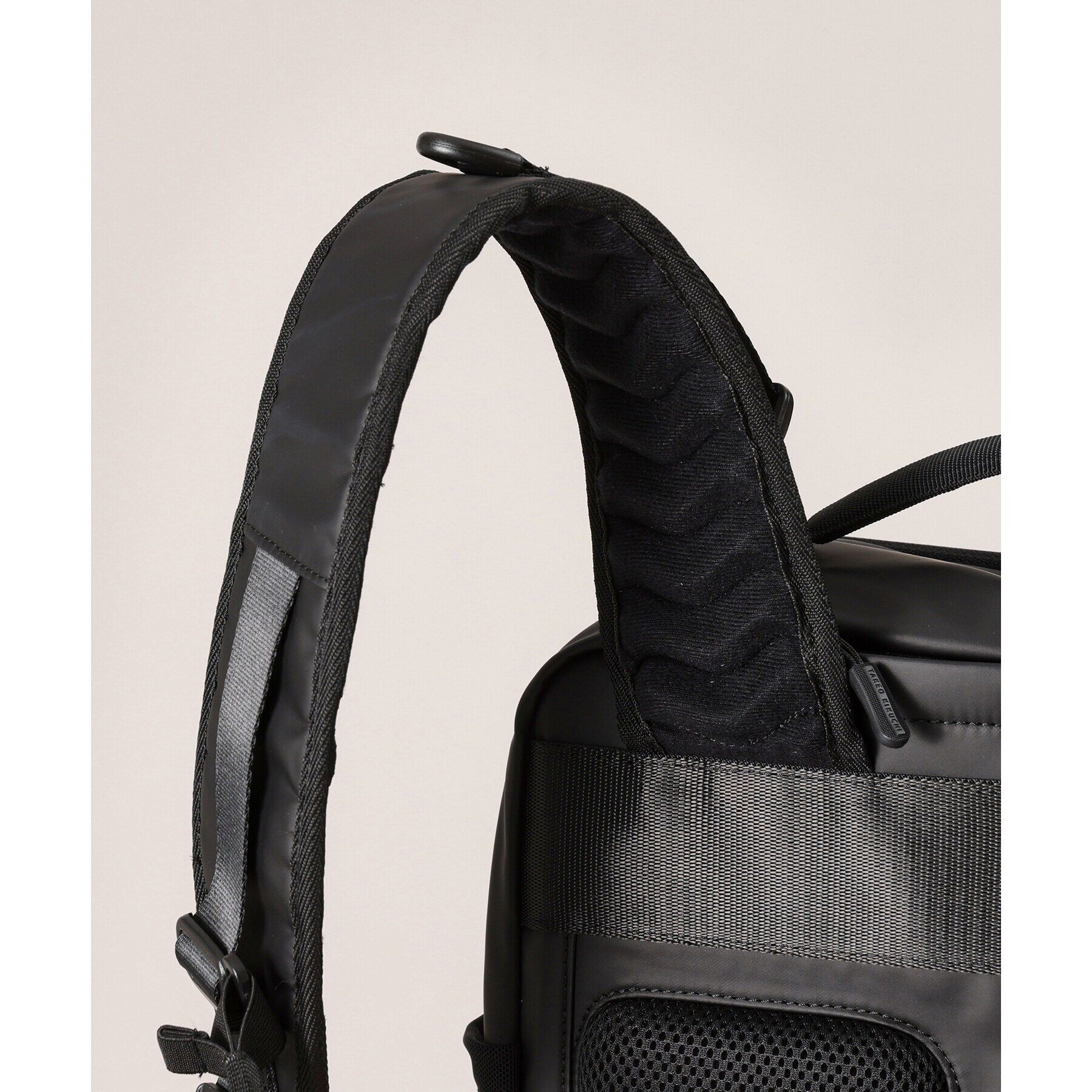 TAKEO KIKUCHI「【重力分散】Bumpy スクエアリュック」|リュック|