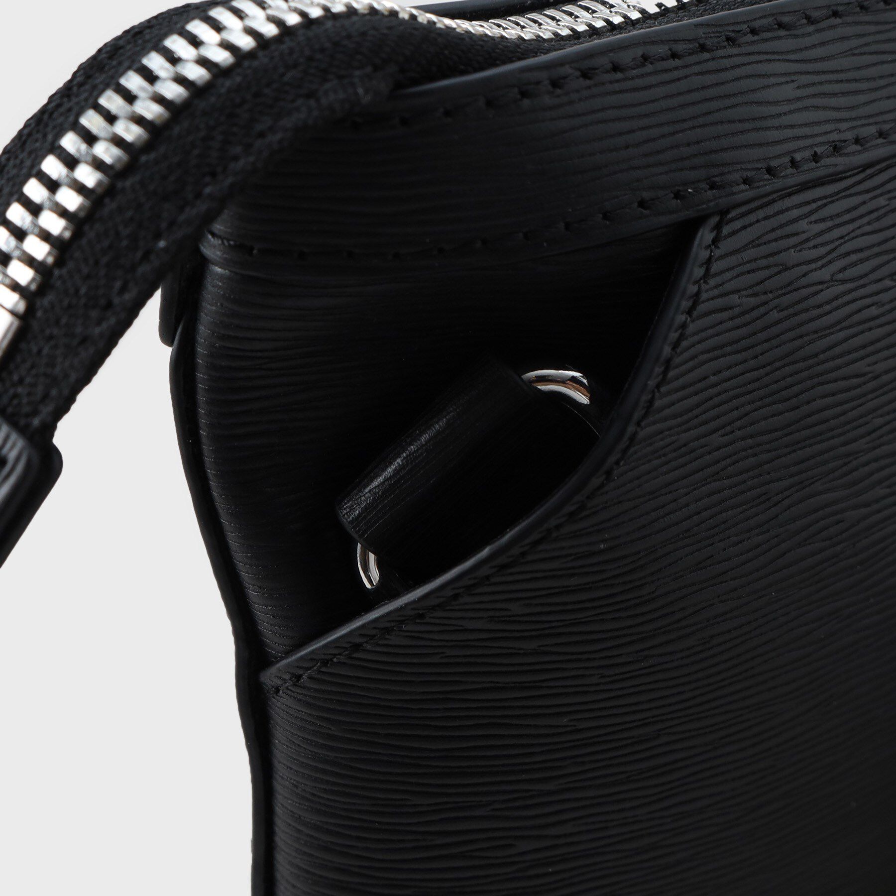 TAKEO KIKUCHI「水シボレザー2WAYクラッチバッグ」|クラッチバッグ|