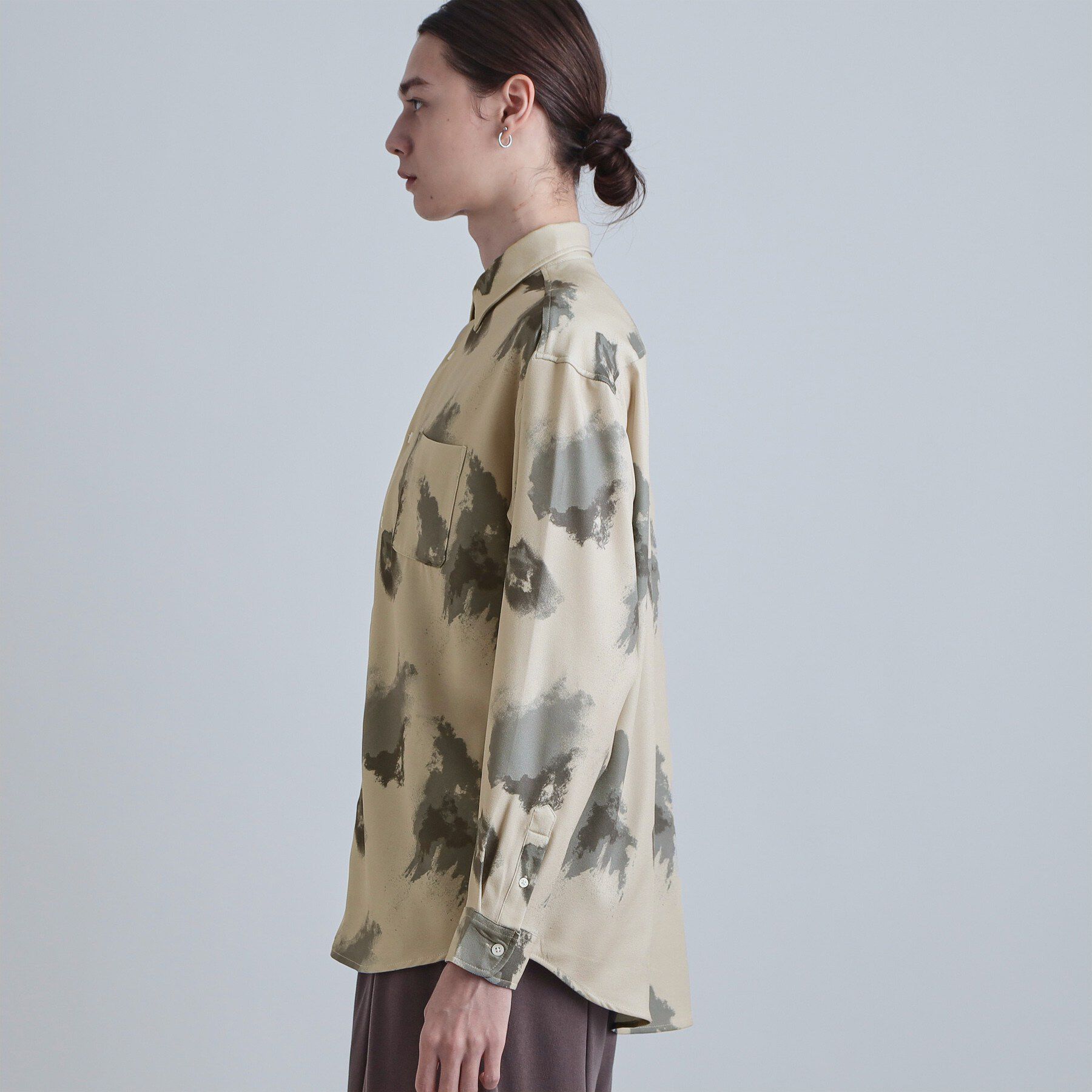 tk.TAKEO KIKUCHI「スモークブラープリントシャツ」|シャツ・ブラウス|