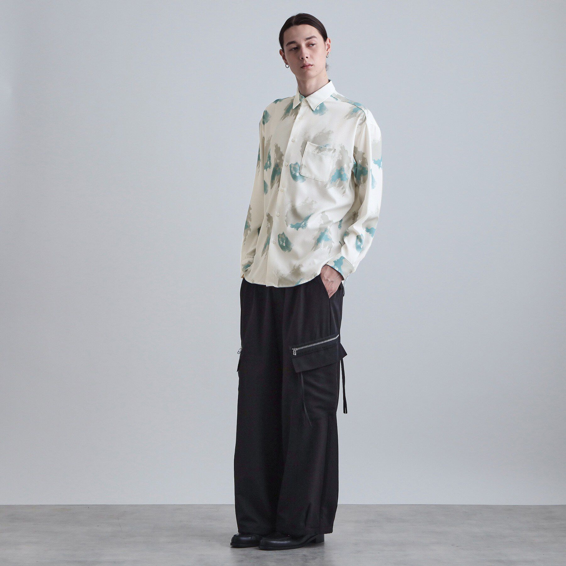 tk.TAKEO KIKUCHI「スモークブラープリントシャツ」|シャツ・ブラウス|