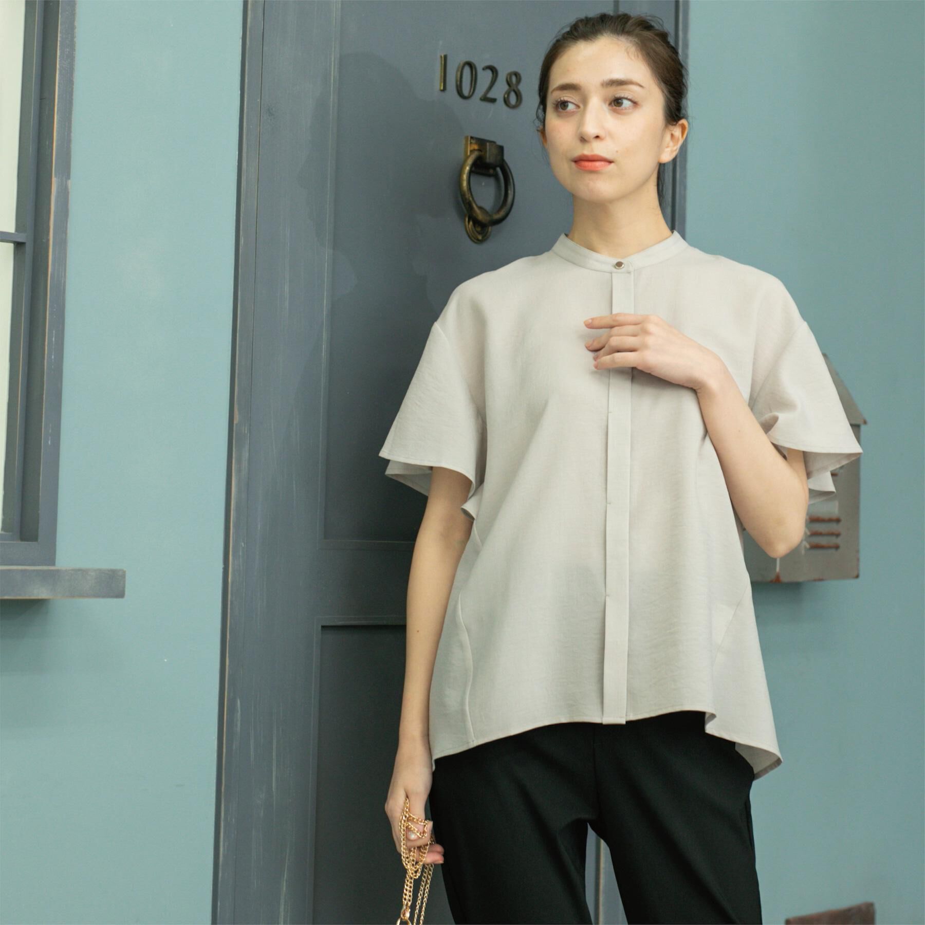 OPAQUE.CLIP「バックフリルバンドカラーブラウス【洗濯機洗い可/吸水速乾/接触冷感】」|シャツ・ブラウス|