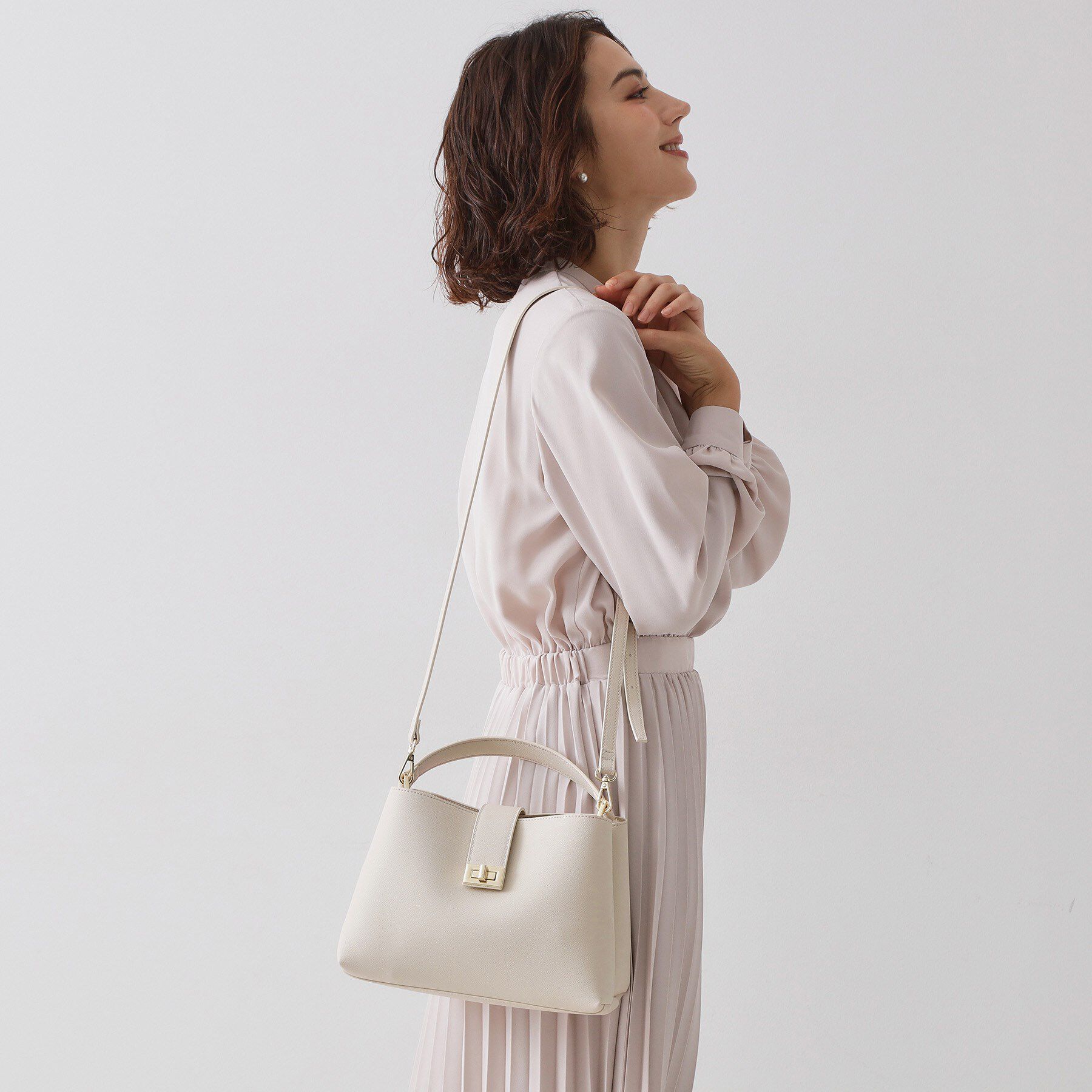 OPAQUE.CLIP「【2WAY】サフィアーノ調ミドルワンハンドルバッグ」|ハンドバッグ|