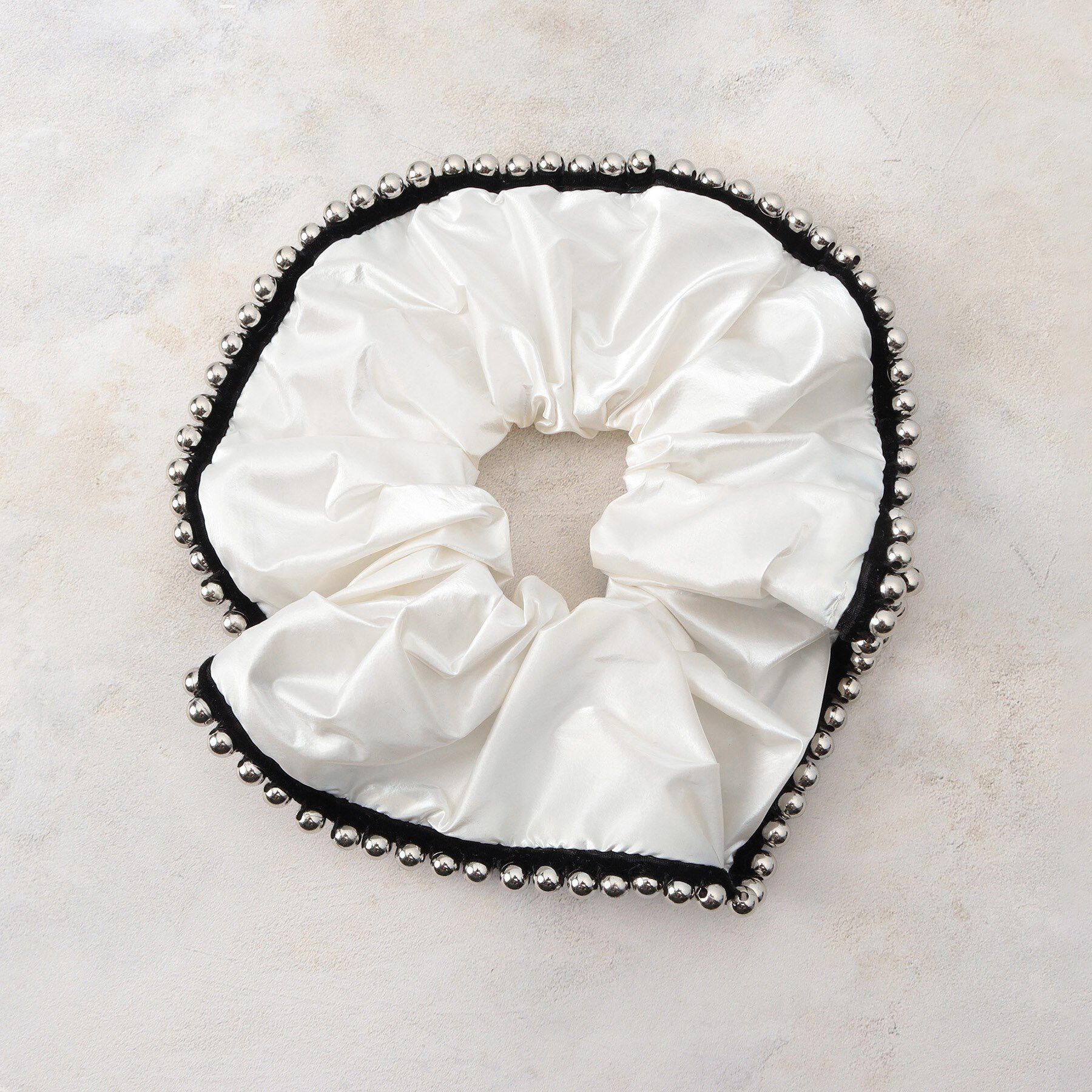 OPAQUE.CLIP「メタルビーズシュシュ」|その他|オフホワイト(003