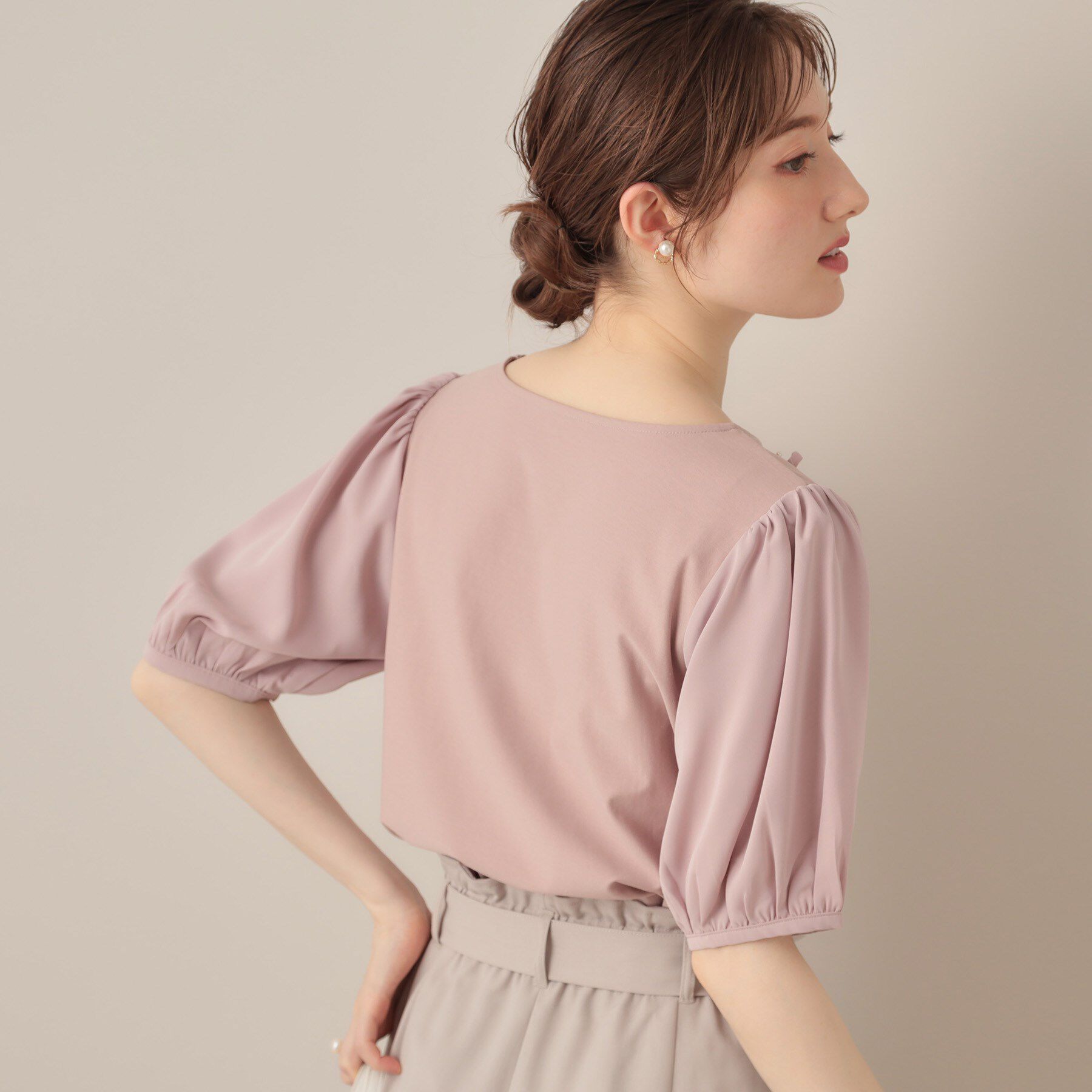 Couture broach「【接触冷感・UVカット】シフォンフラワーエンブロドッキングカットソー」|Tシャツ・カットソー|