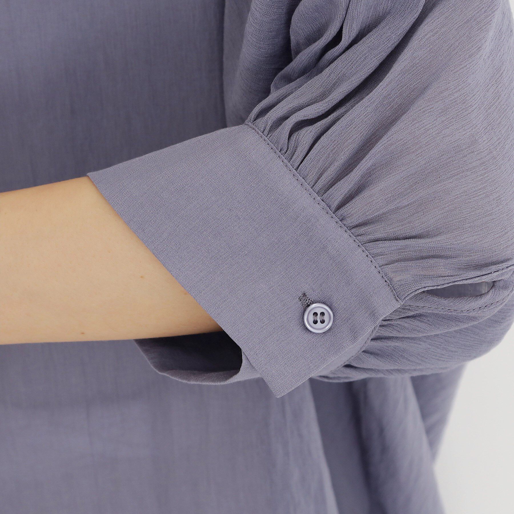 THE SHOP TK「後ろギャザーシアーシャツ【体型カバー／洗える】」|シャツ・ブラウス|