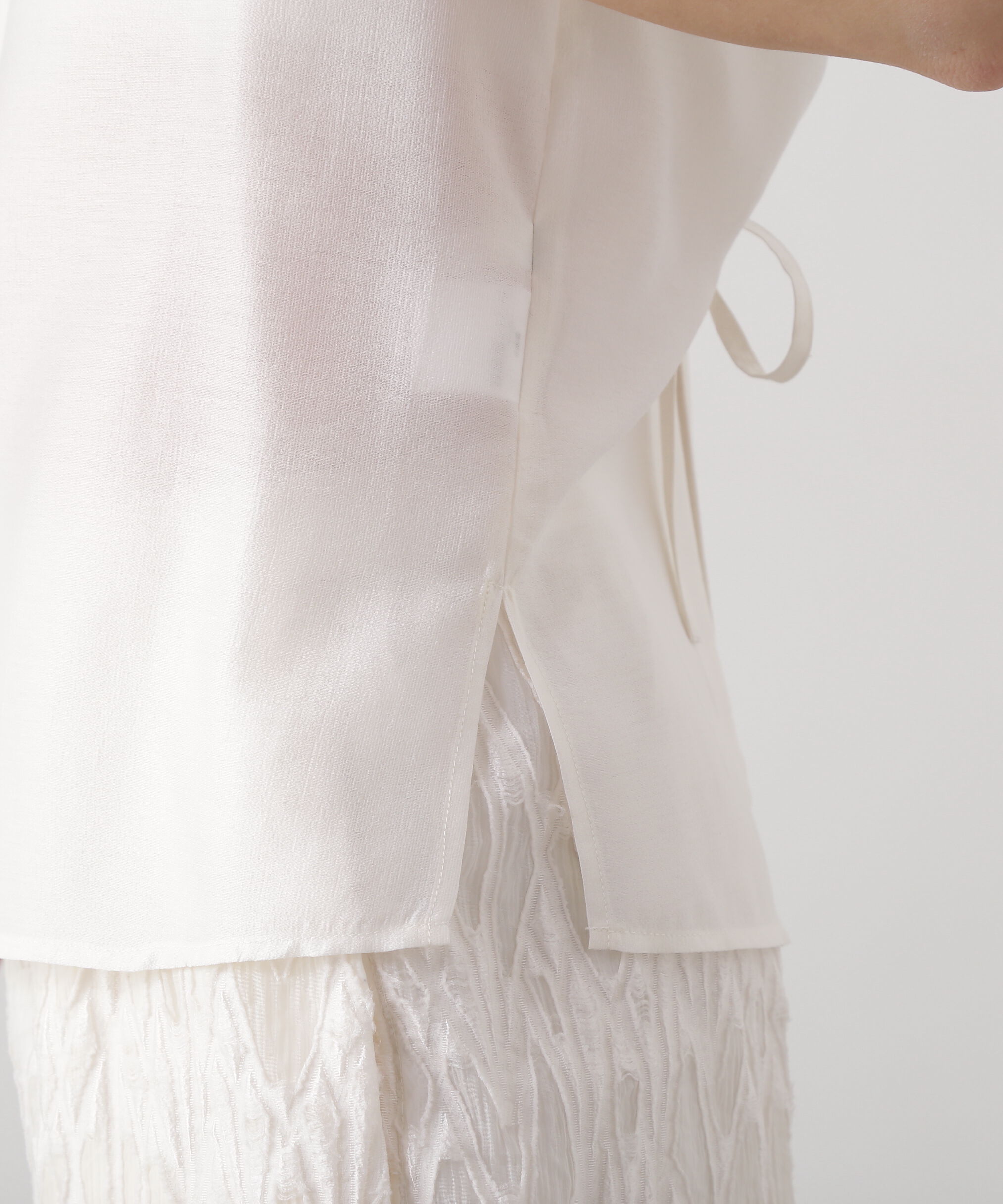  「バックオープンTブラウス」|シャツ・ブラウス|