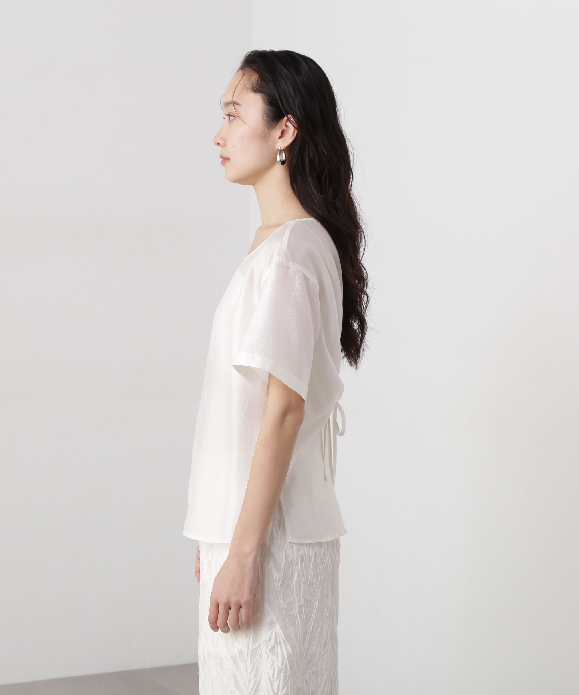  「バックオープンTブラウス」|シャツ・ブラウス|