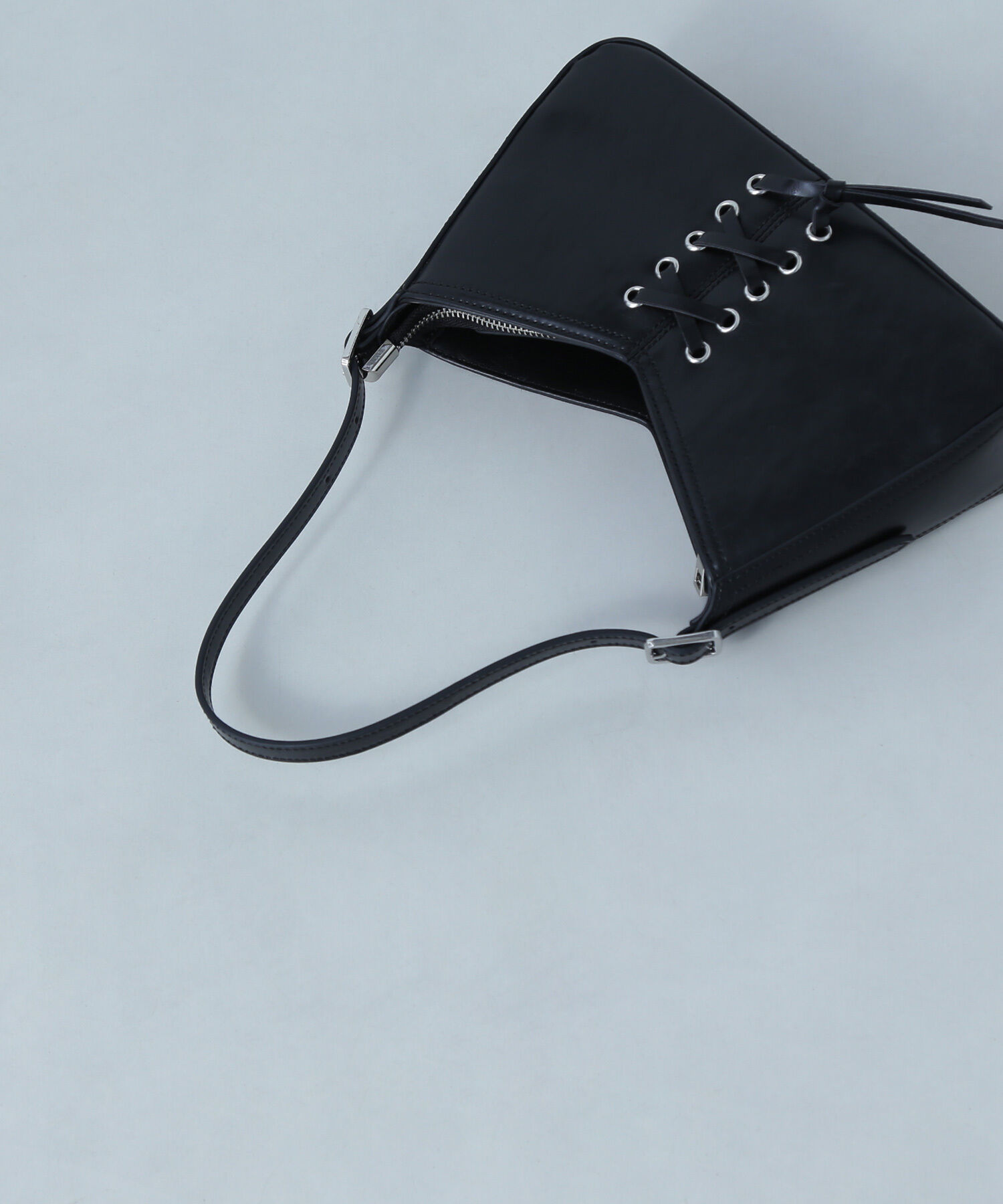  「レースアップセミショルダーバッグ」|ショルダー・メッセンジャー|クロ