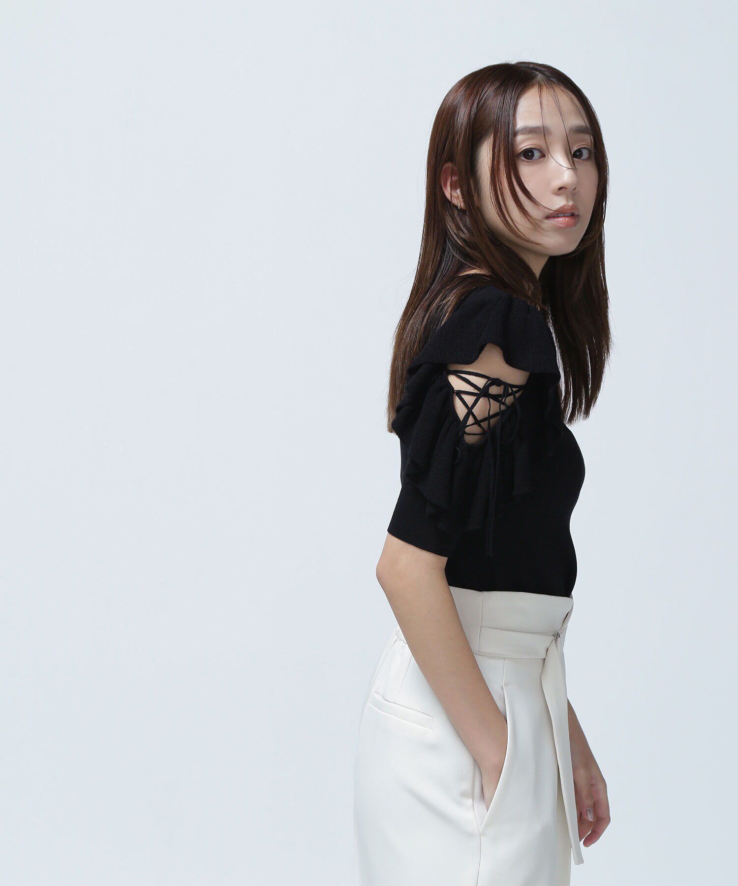  「レースアップフリルスリーブニット」|ニット・セーター|クロ