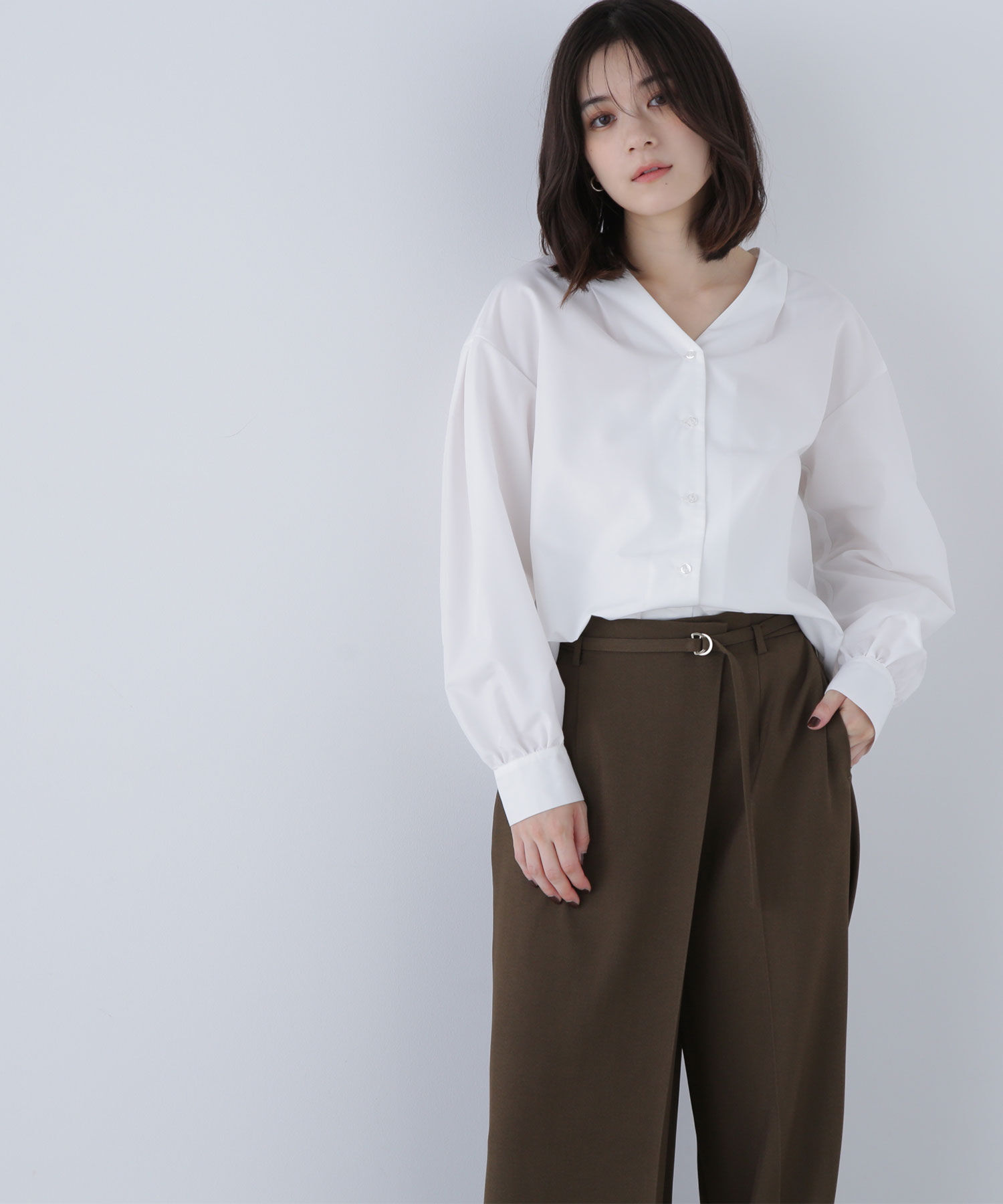  「Vネックフォルムブラウス」|シャツ・ブラウス|