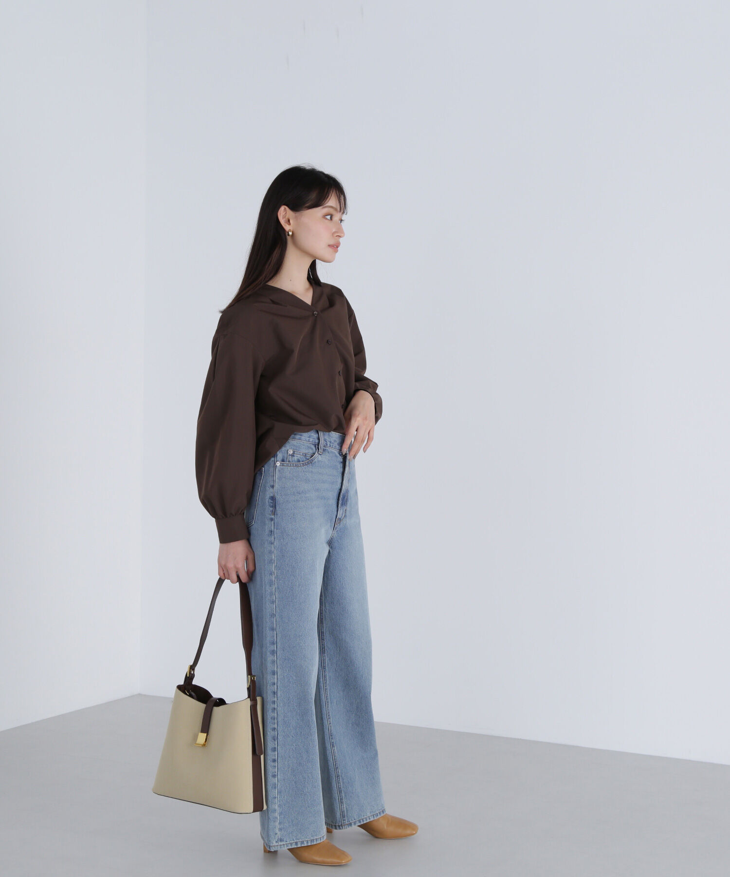  「Vネックフォルムブラウス」|シャツ・ブラウス|