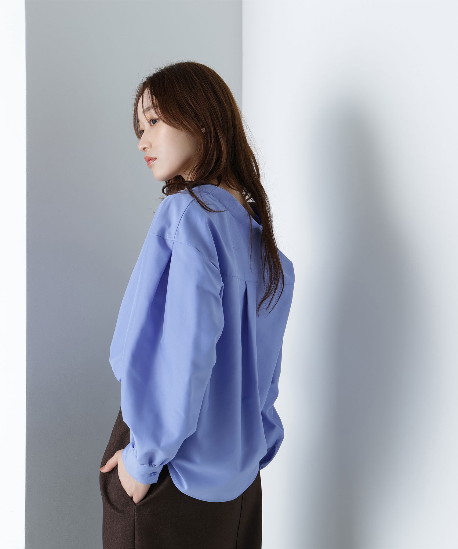  「Vネックフォルムブラウス」|シャツ・ブラウス|ブルー