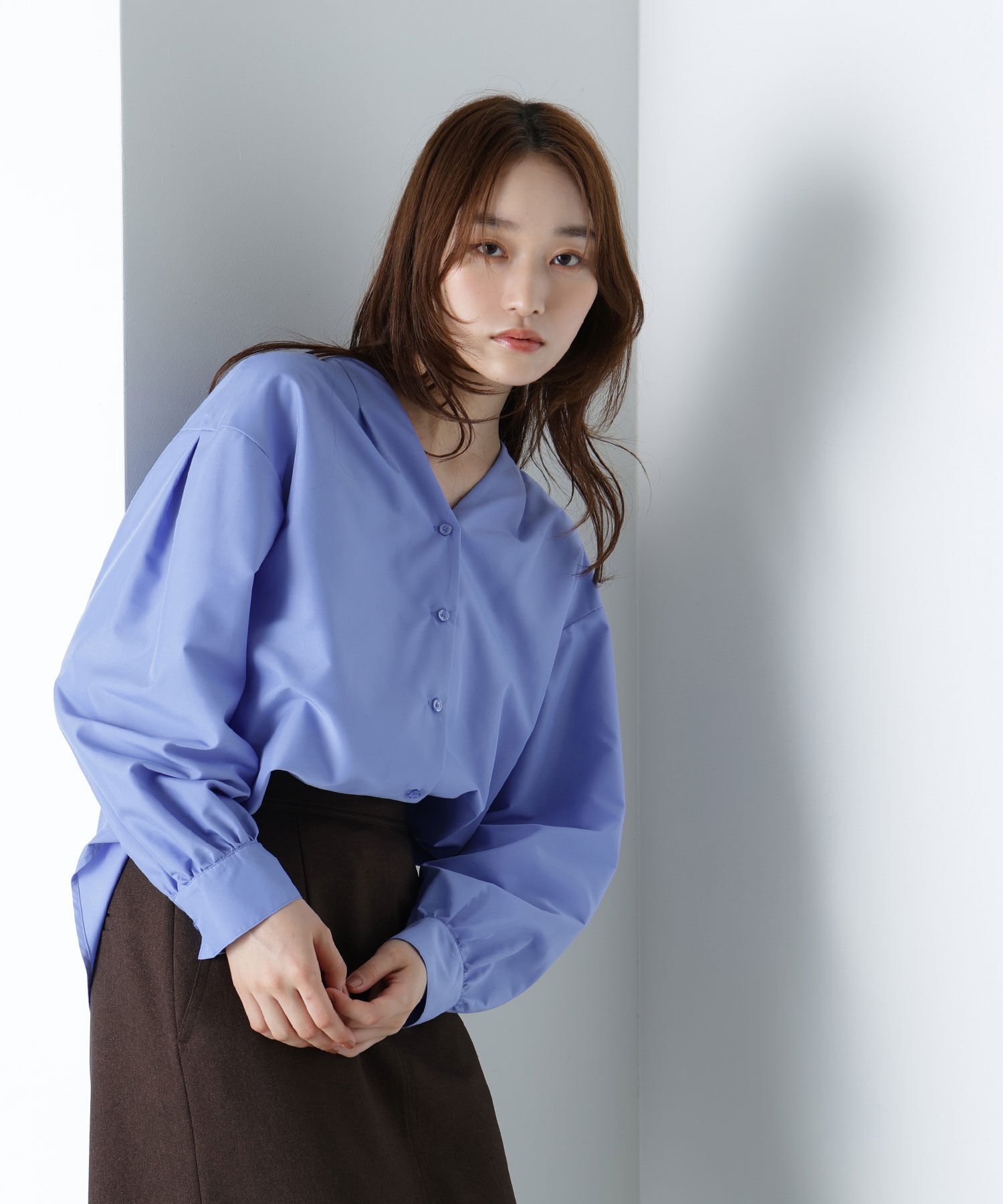  「Vネックフォルムブラウス」|シャツ・ブラウス|