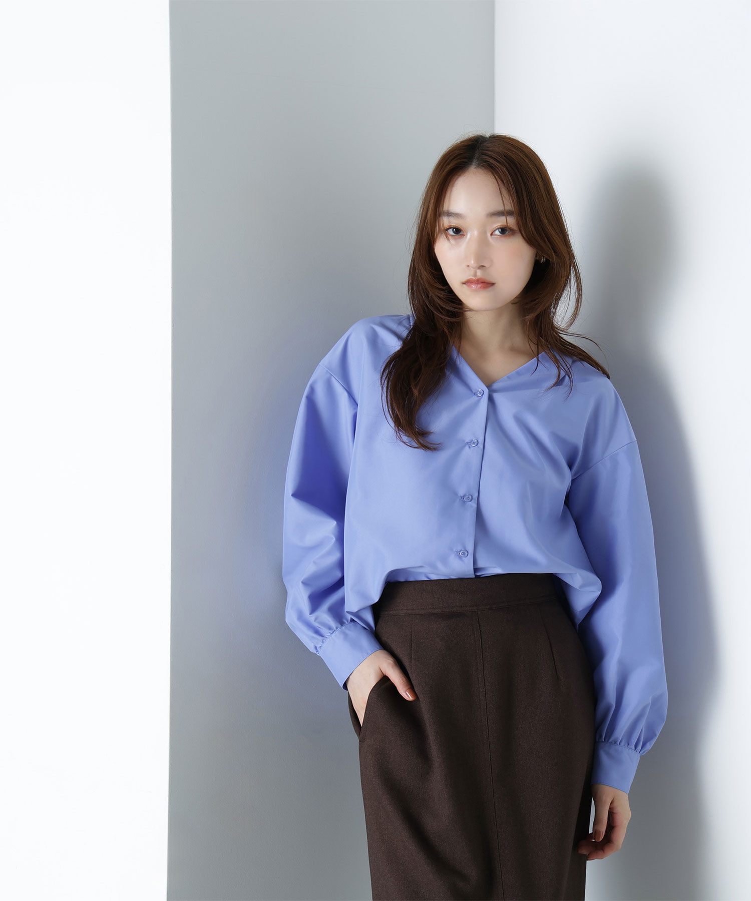  「Vネックフォルムブラウス」|シャツ・ブラウス|