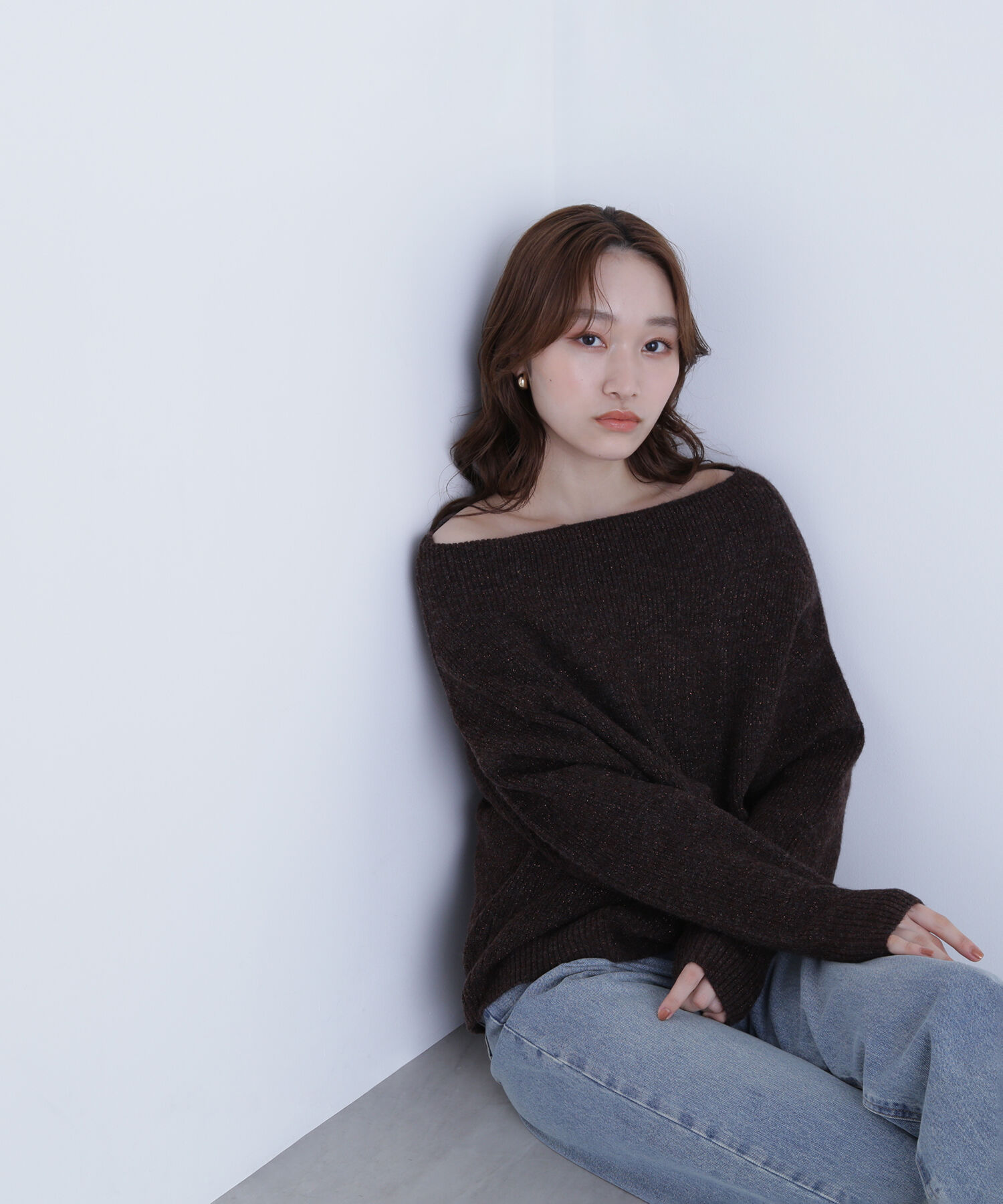  「オフショルボクシーラメニット」|ニット・セーター|ダークブラウ 1