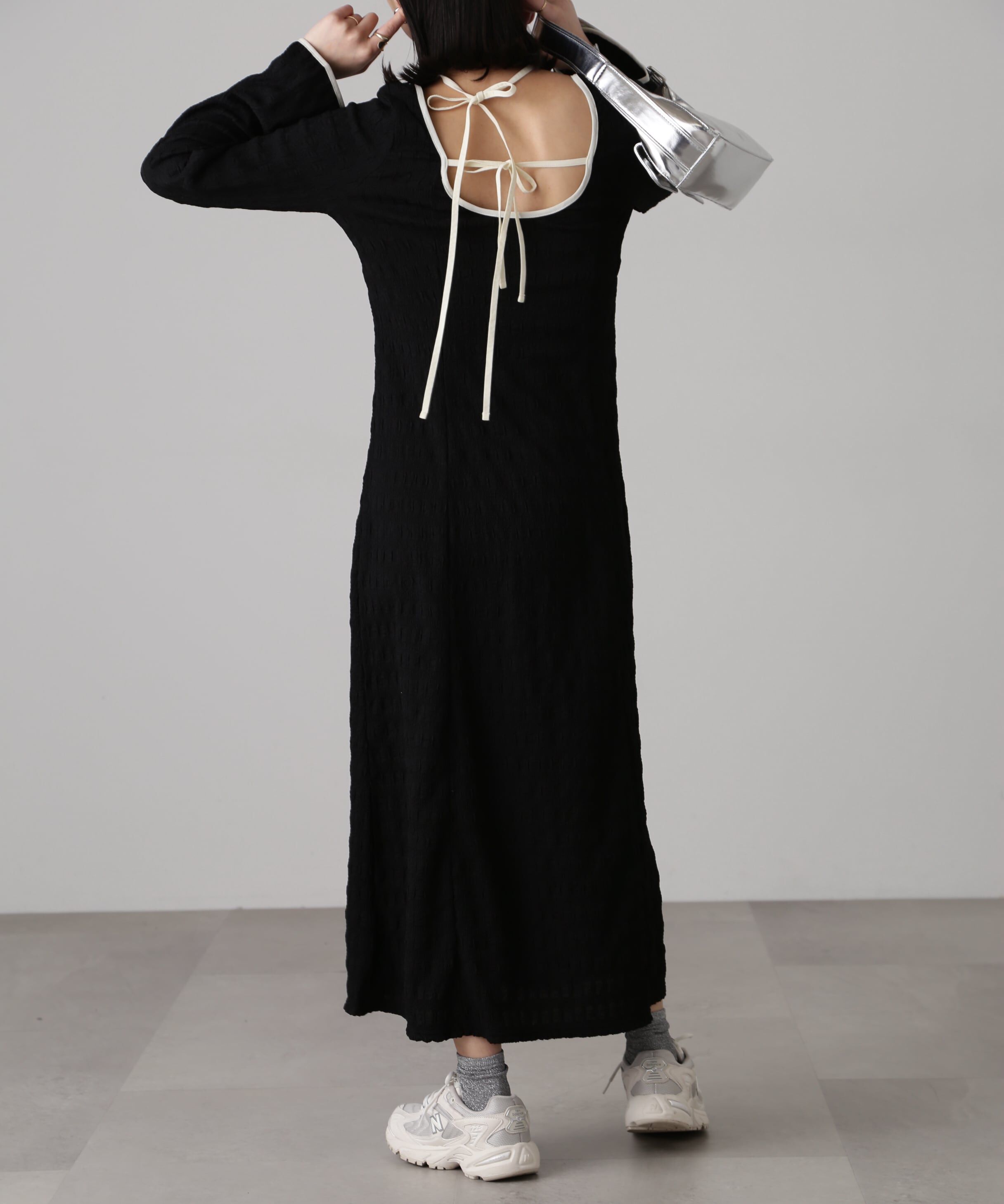  「カットアウトホルターネックワンピース」|ワンピース|