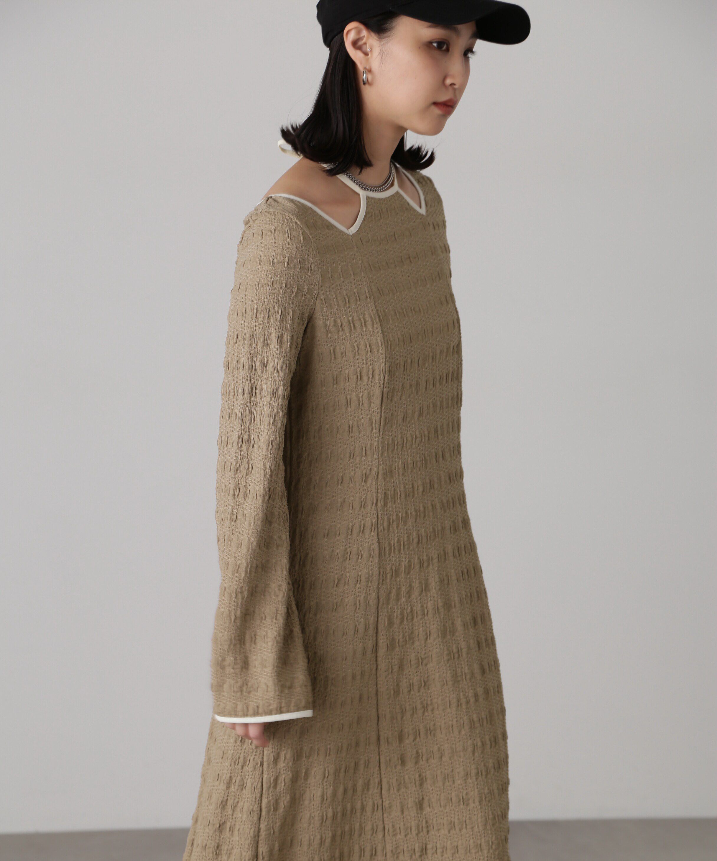  「カットアウトホルターネックワンピース」|ワンピース|