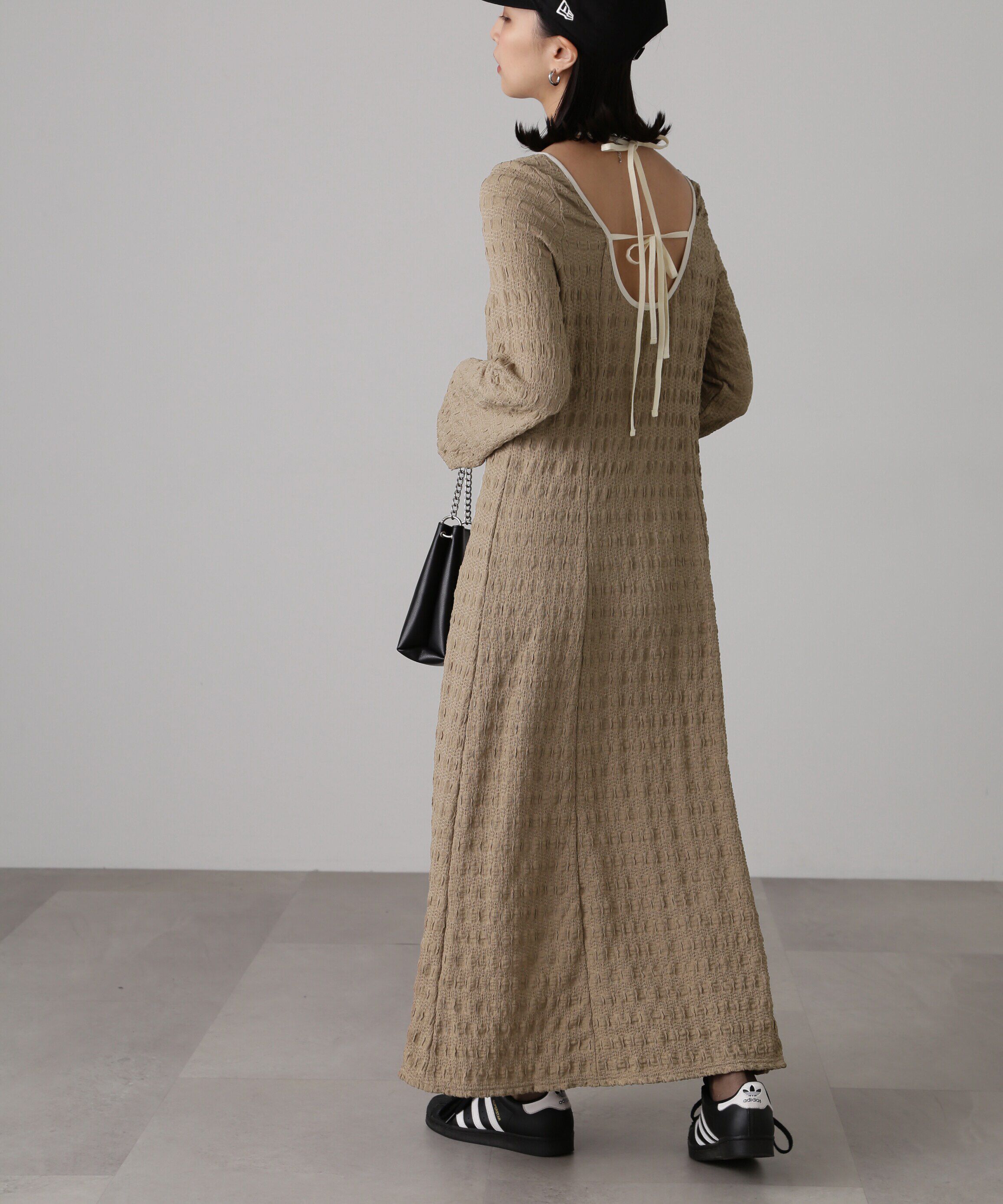  「カットアウトホルターネックワンピース」|ワンピース|