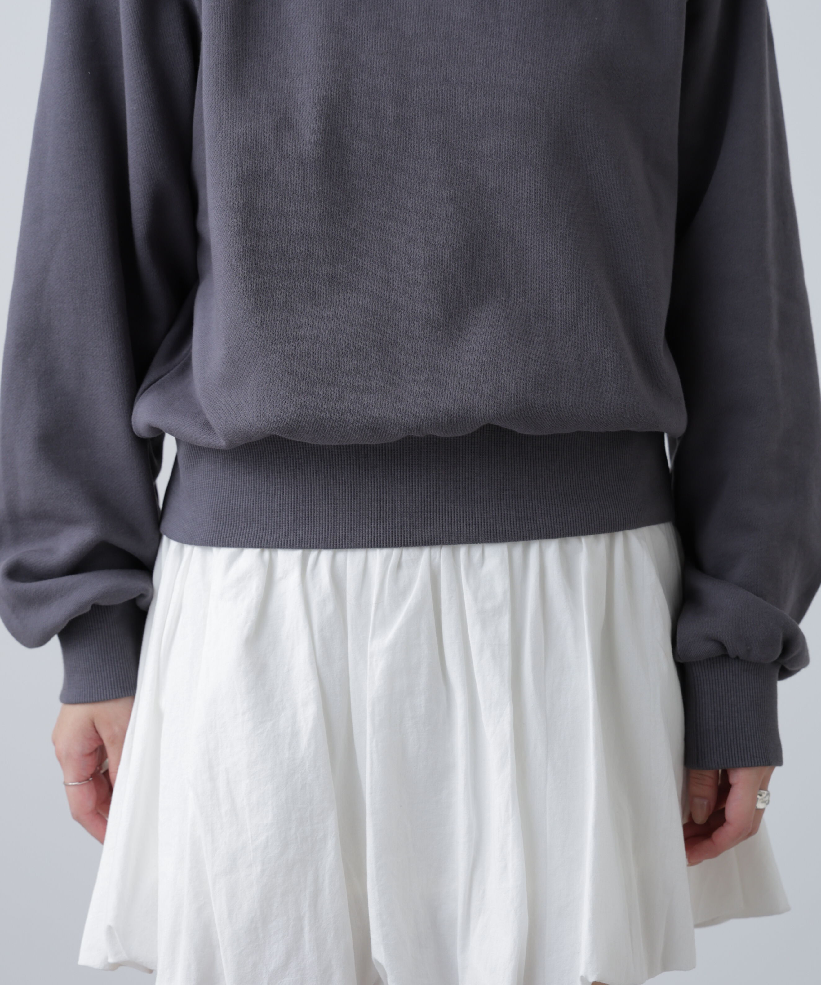  「オフショルワンポイント刺繍スウェット」|Tシャツ・カットソー|