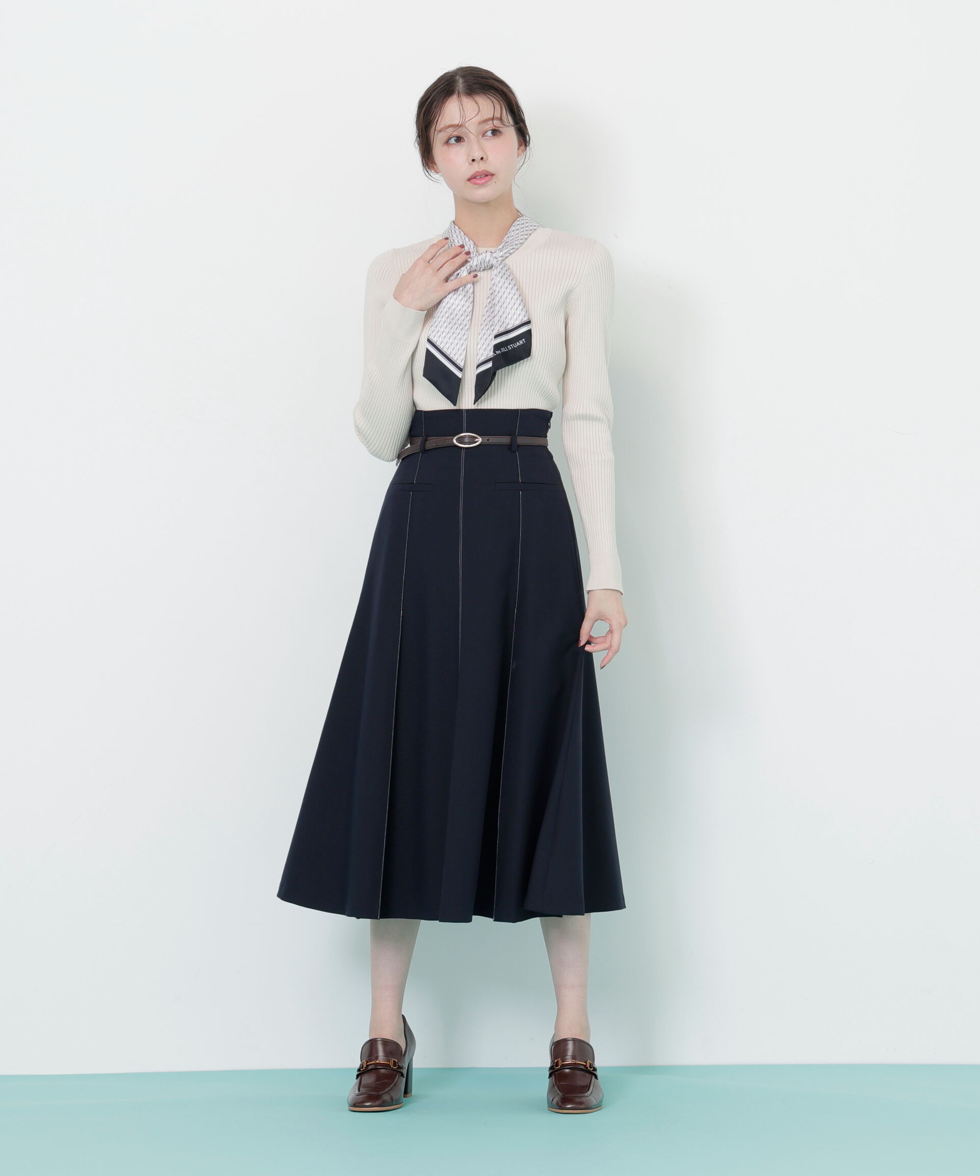  「幾何チェック柄スカーフ付きリブニット」|ニット・セーター|