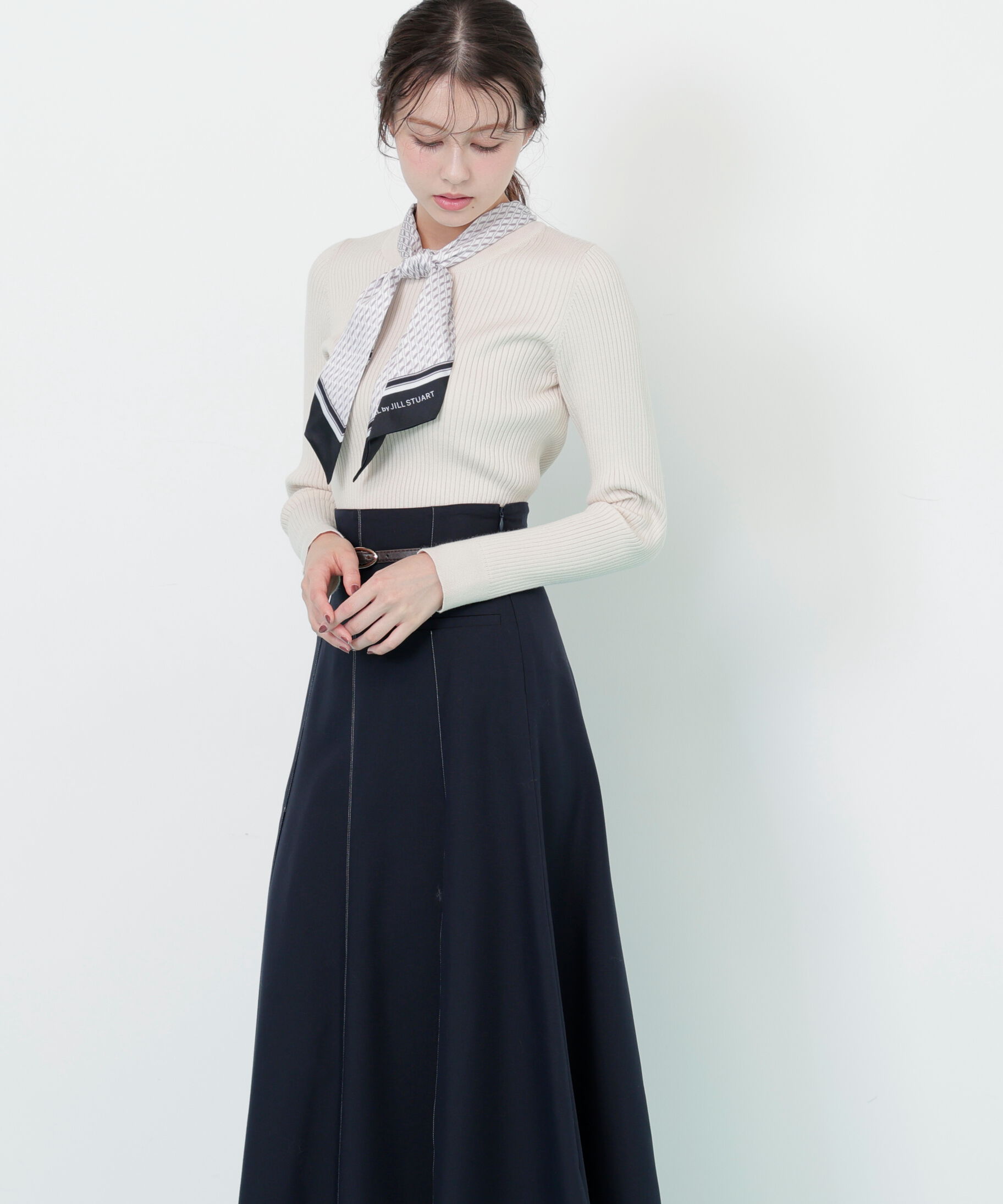  「幾何チェック柄スカーフ付きリブニット」|ニット・セーター|